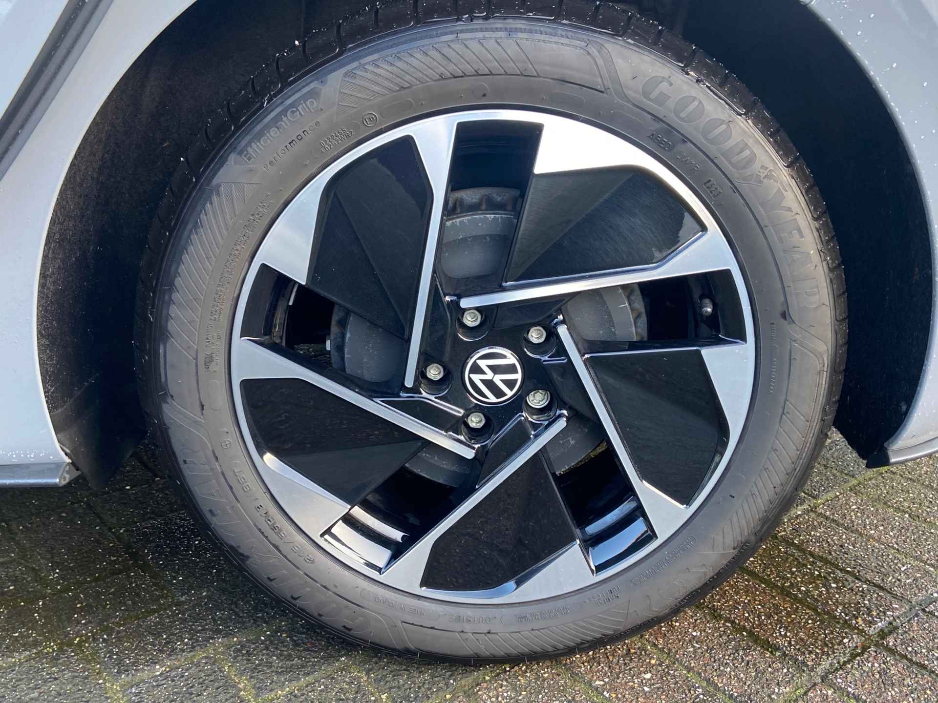 Volkswagen ID.3 Pro 58 kWh VAN 30.900 VOOR 29.220 EINDEJAARSVOORDEEL 1.680 | NAVI BY CARPLAY | STOELVERWARMING - 12/27