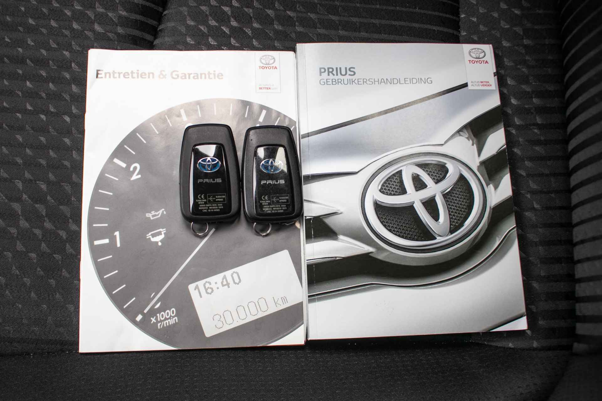 Toyota Prius 1.8 Dynamic - All-in rijklrprs | zuinige betrouwbare hybrid - 40/44