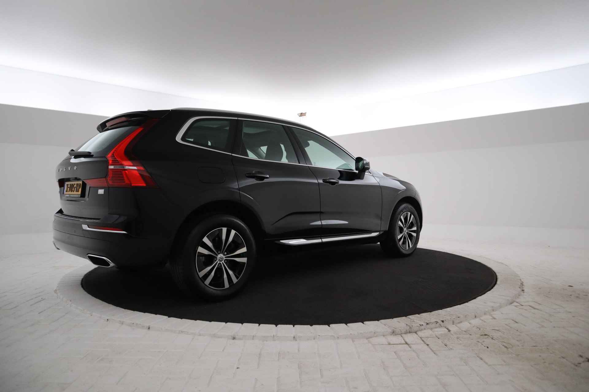 Volvo XC60 2.0 Recharge T6 AWD Inscription Expression Navigatie, Panorama, Leer, Climate, - 5/38