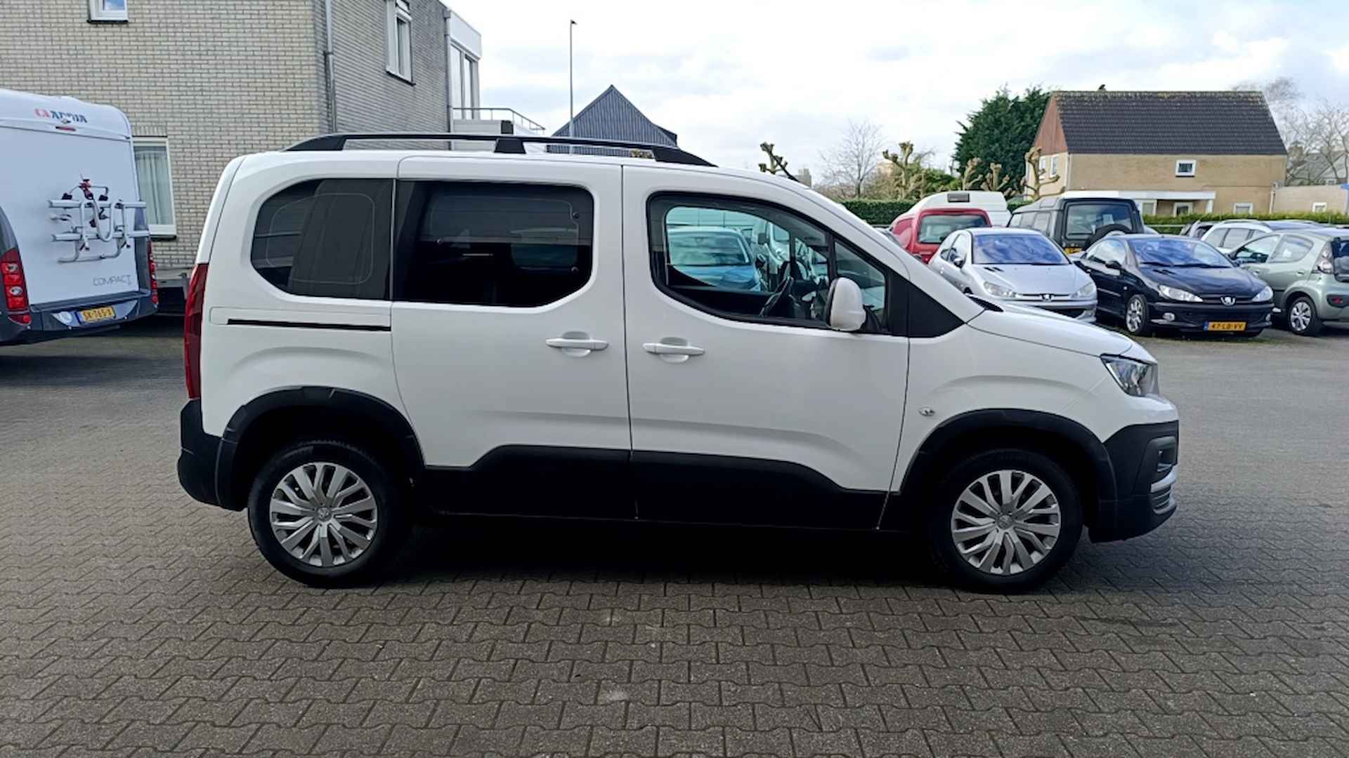 Peugeot Rifter 1.2 Puretech Allure - 4/29