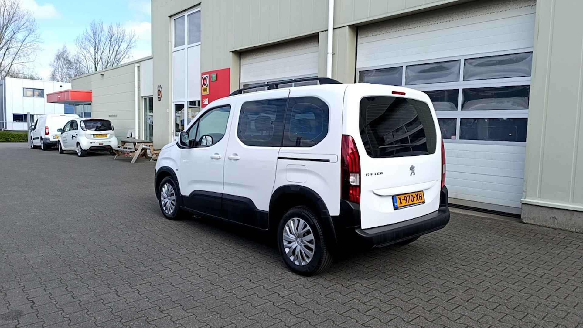 Peugeot Rifter 1.2 Puretech Allure - 7/29