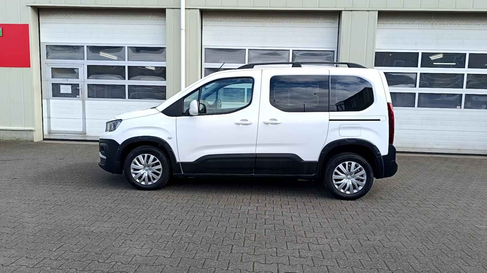 Peugeot Rifter 1.2 Puretech Allure - 8/29