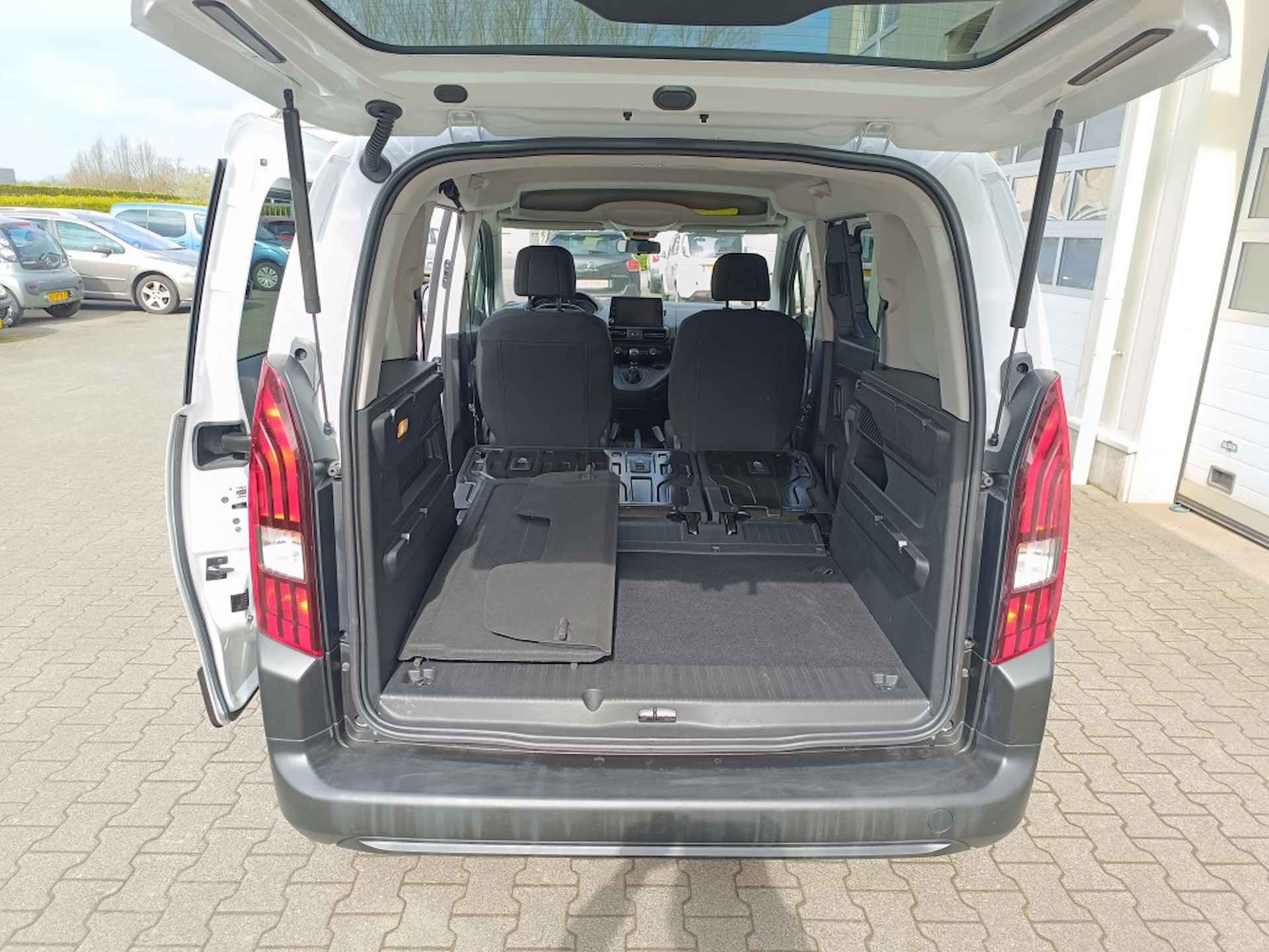 Peugeot Rifter 1.2 Puretech Allure - 27/29