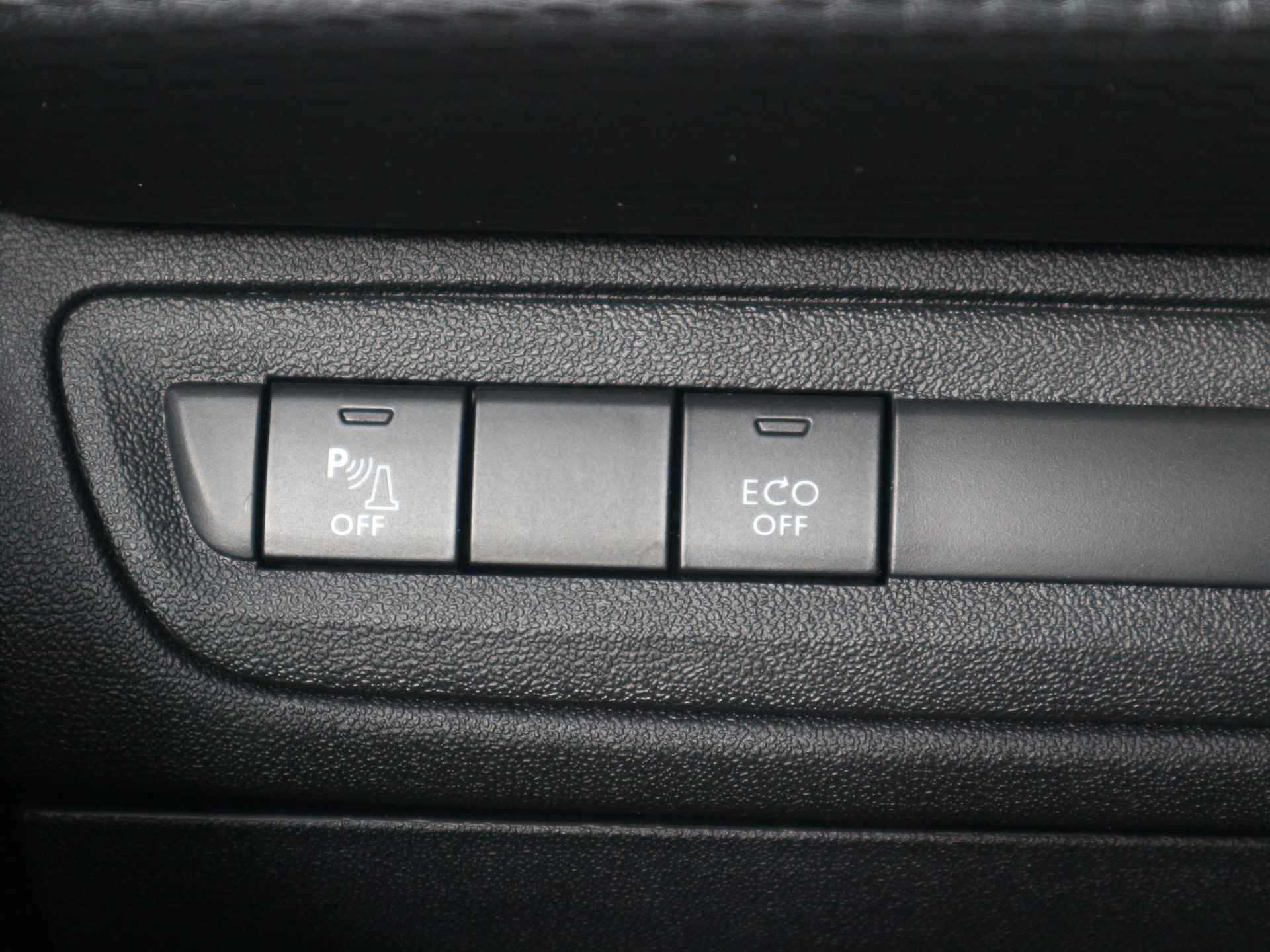 Peugeot 2008 1.2 110 PK  Blue Lion Navigatie | Trekhaak | Apple CarPlay | Cruise Control - 40/44