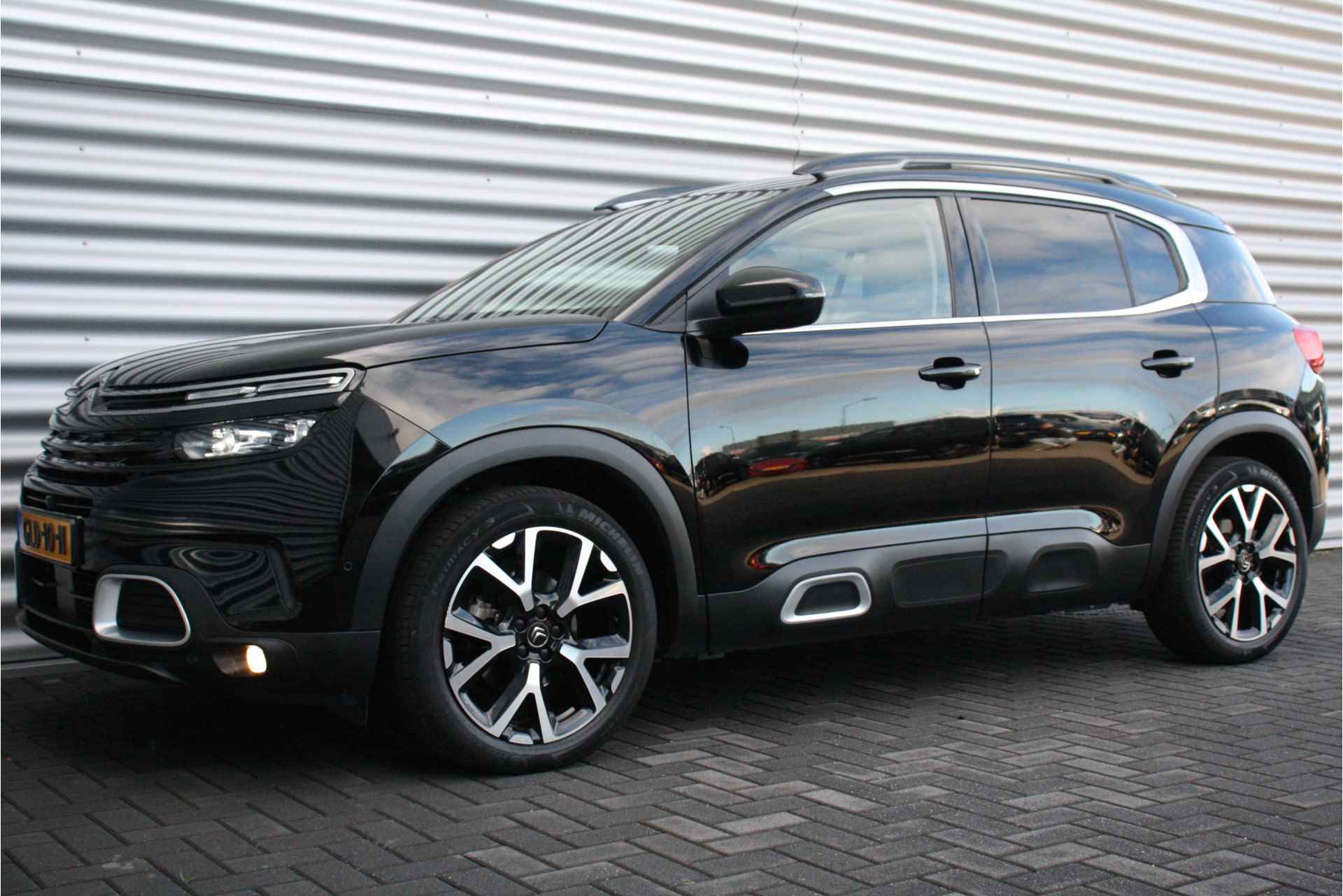 Citroën C5 Aircross 1.2 PURETECH 130PK SHINE AUTOMAAT / NAVI / LEDER / CLIMA / LED / PDC / 19" LMV / CAMERA / PANO. DAK / ADAPT. CRUISECONTROL / 1E - 6/47