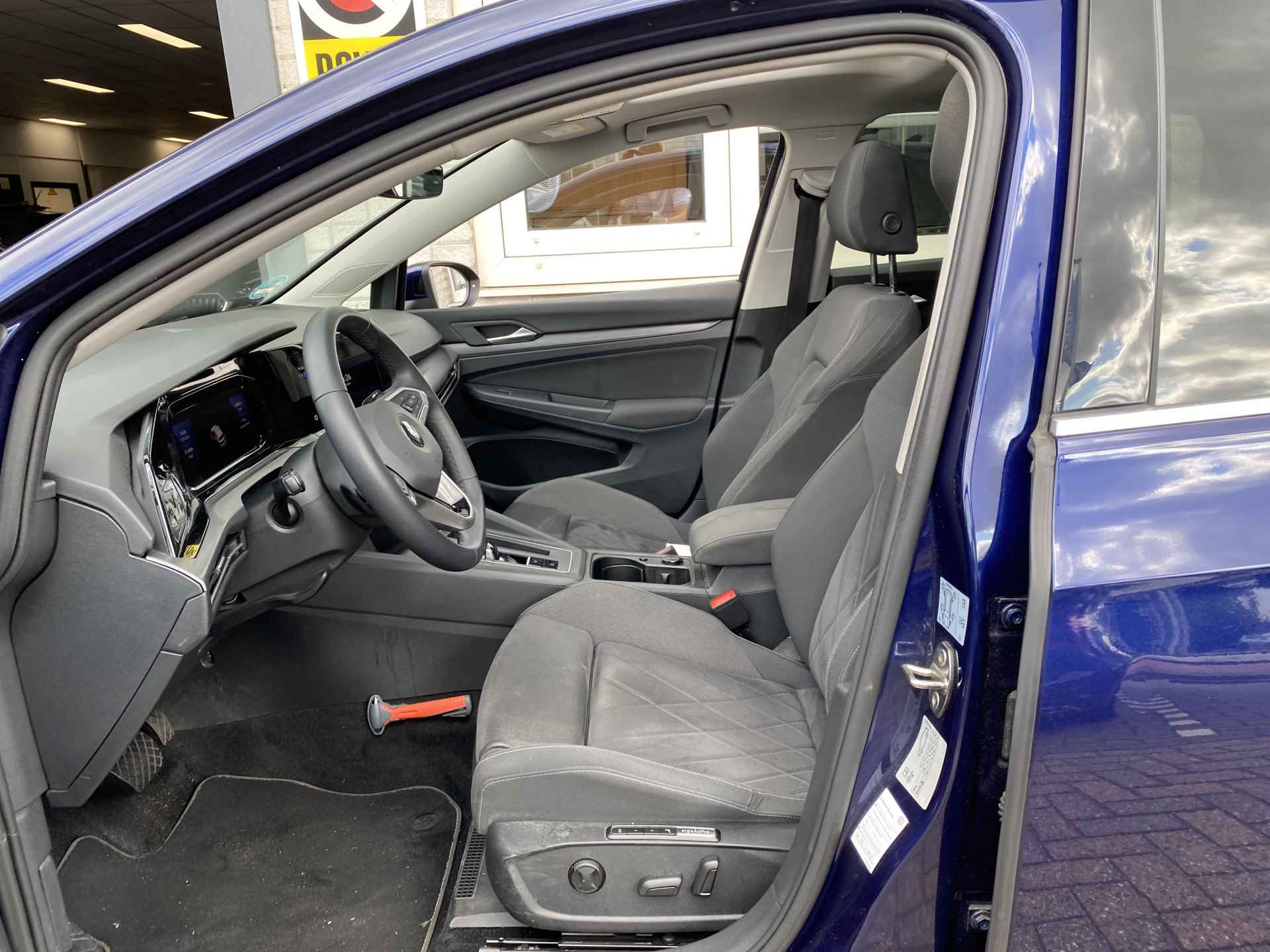 Volkswagen Golf 1.5 eTSI Style / AUTOMAAT/ PANO/ TREKHAAK/ PARK. SENSOREN/ MATRIX/ DODE HOEK/ MEMORY SEATS/ ERGO ACTIVE/ ADAPT. CRUISE/ APP CONNECT/ NAVI/ CLIMA/ DAB/ 18" LMV/ - 8/28