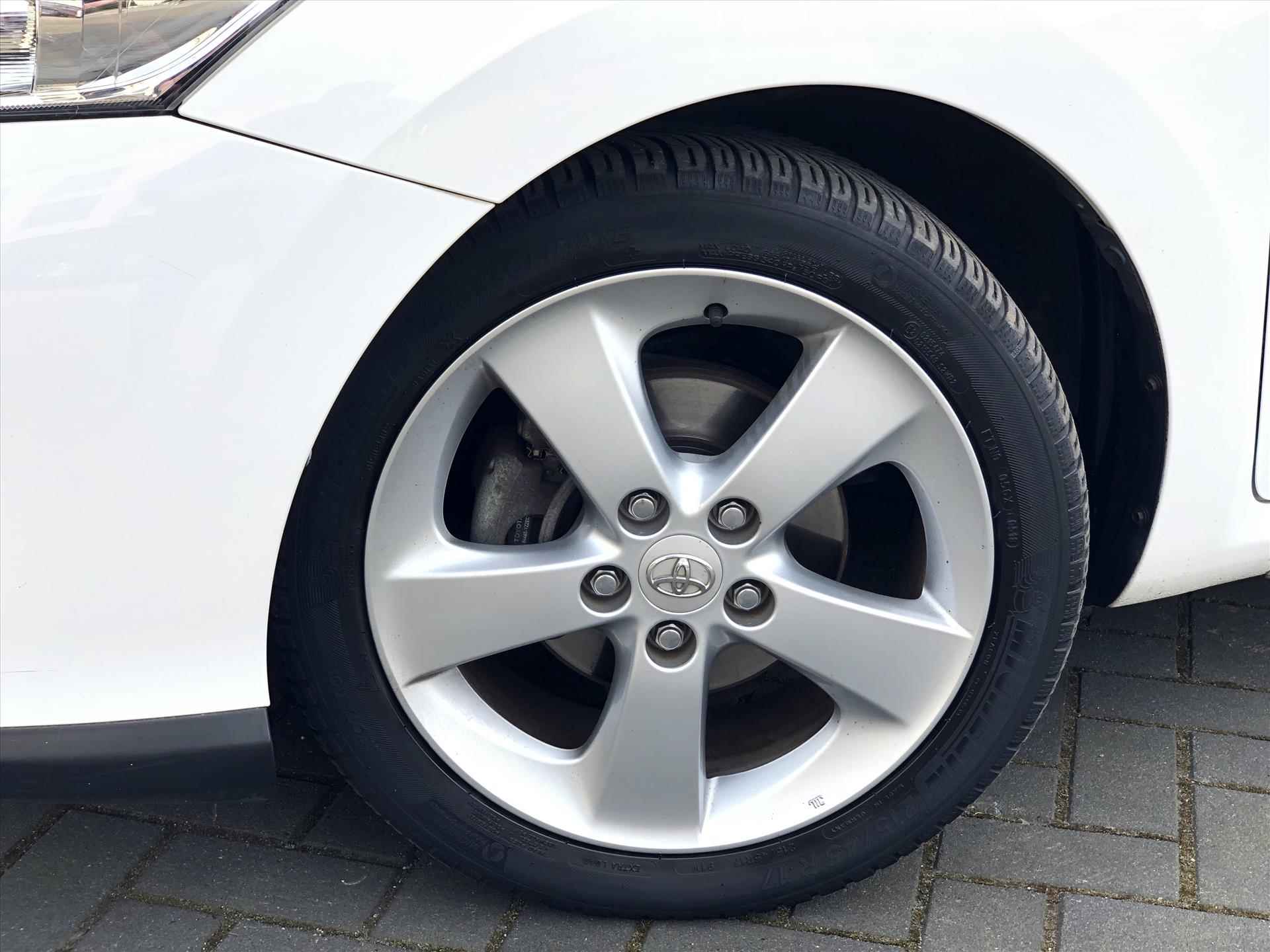 Toyota Auris 1.8 Hybrid Dynamic | Navigatie, Trekhaak, Cruise control, Parkeercamera, Stuurbediening, Parkeersensoren - 5/32