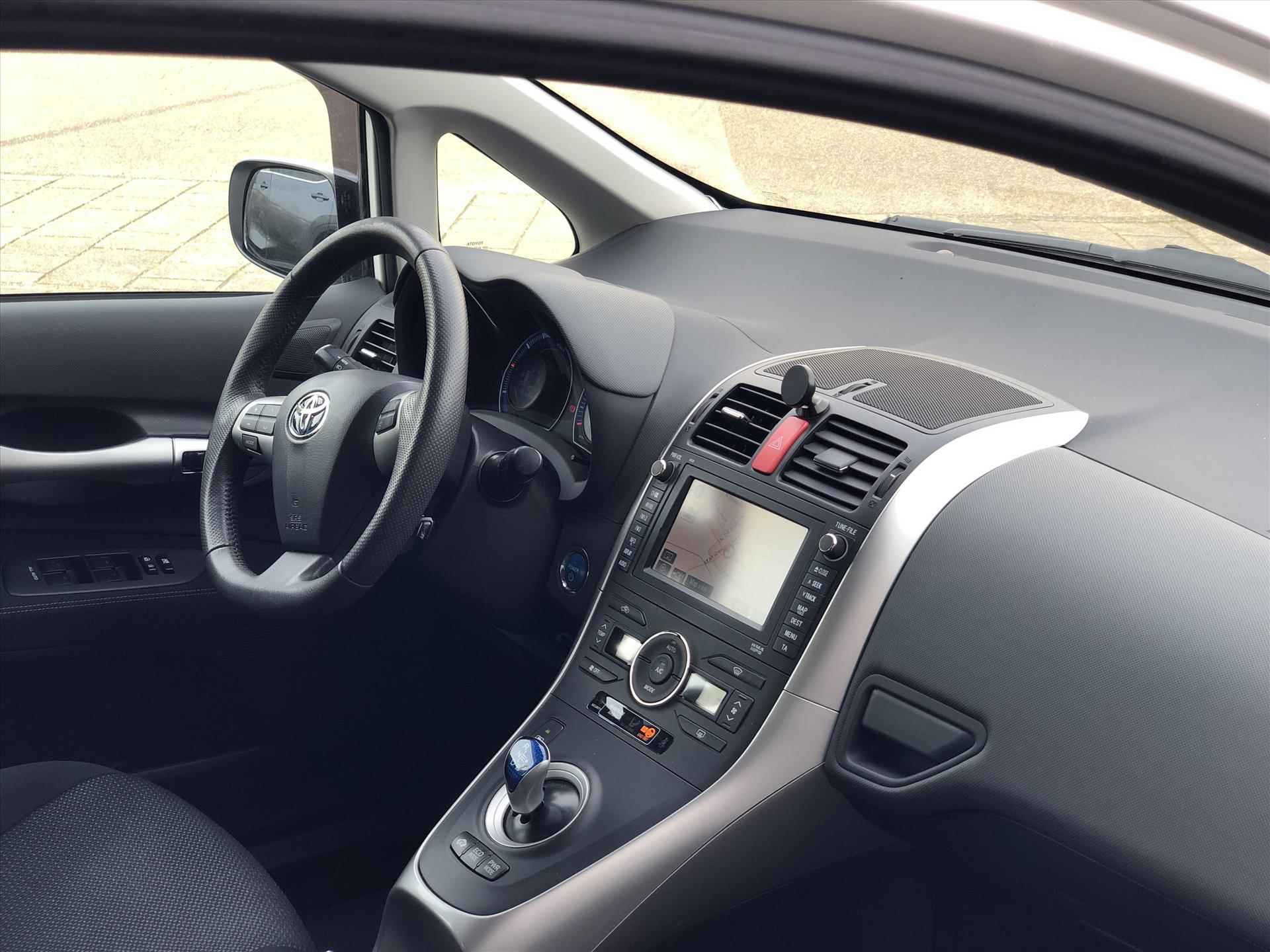 Toyota Auris 1.8 Hybrid Dynamic | Navigatie, Trekhaak, Cruise control, Parkeercamera, Stuurbediening, Parkeersensoren - 16/32