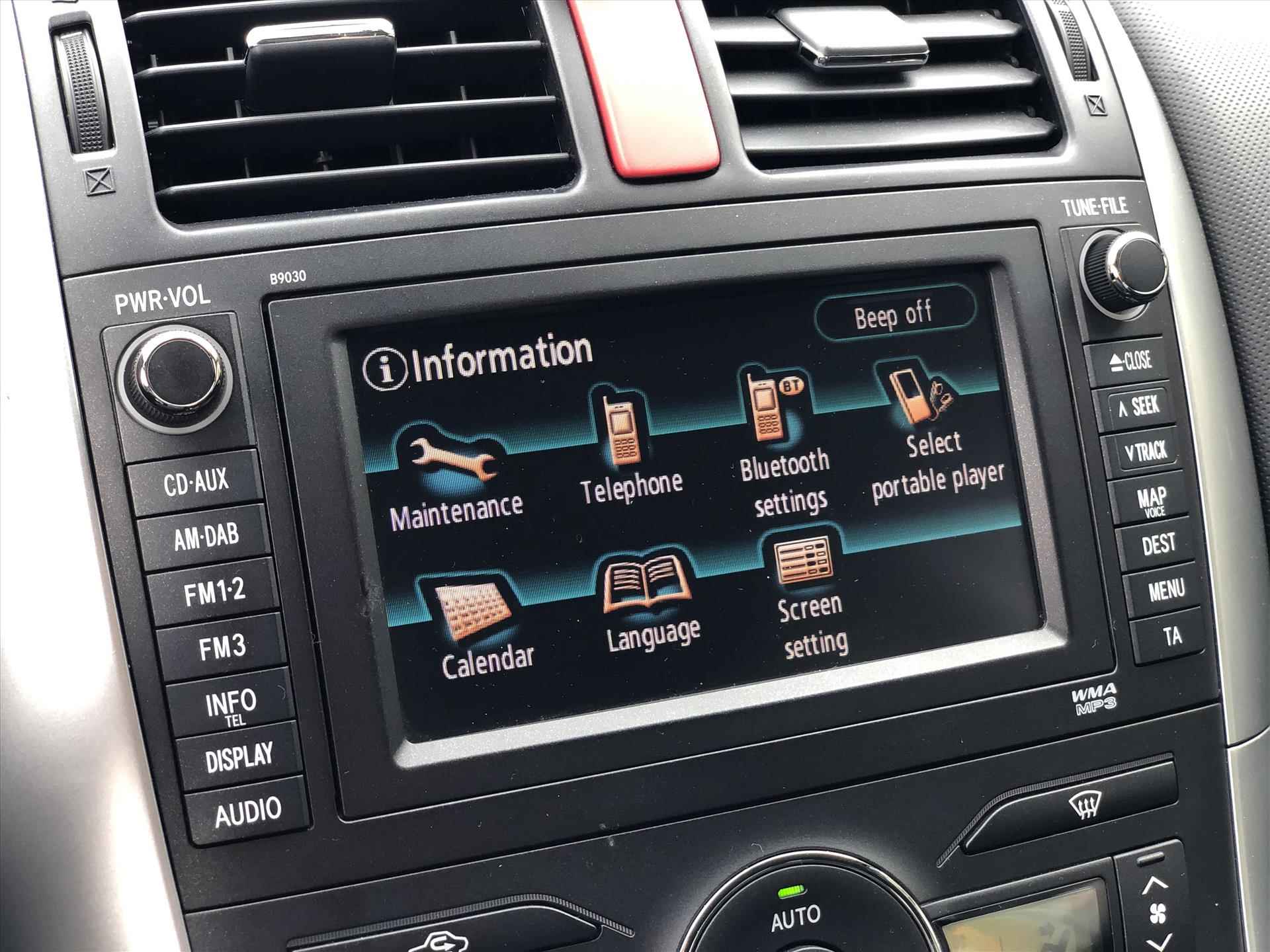Toyota Auris 1.8 Hybrid Dynamic | Navigatie, Trekhaak, Cruise control, Parkeercamera, Stuurbediening, Parkeersensoren - 19/32
