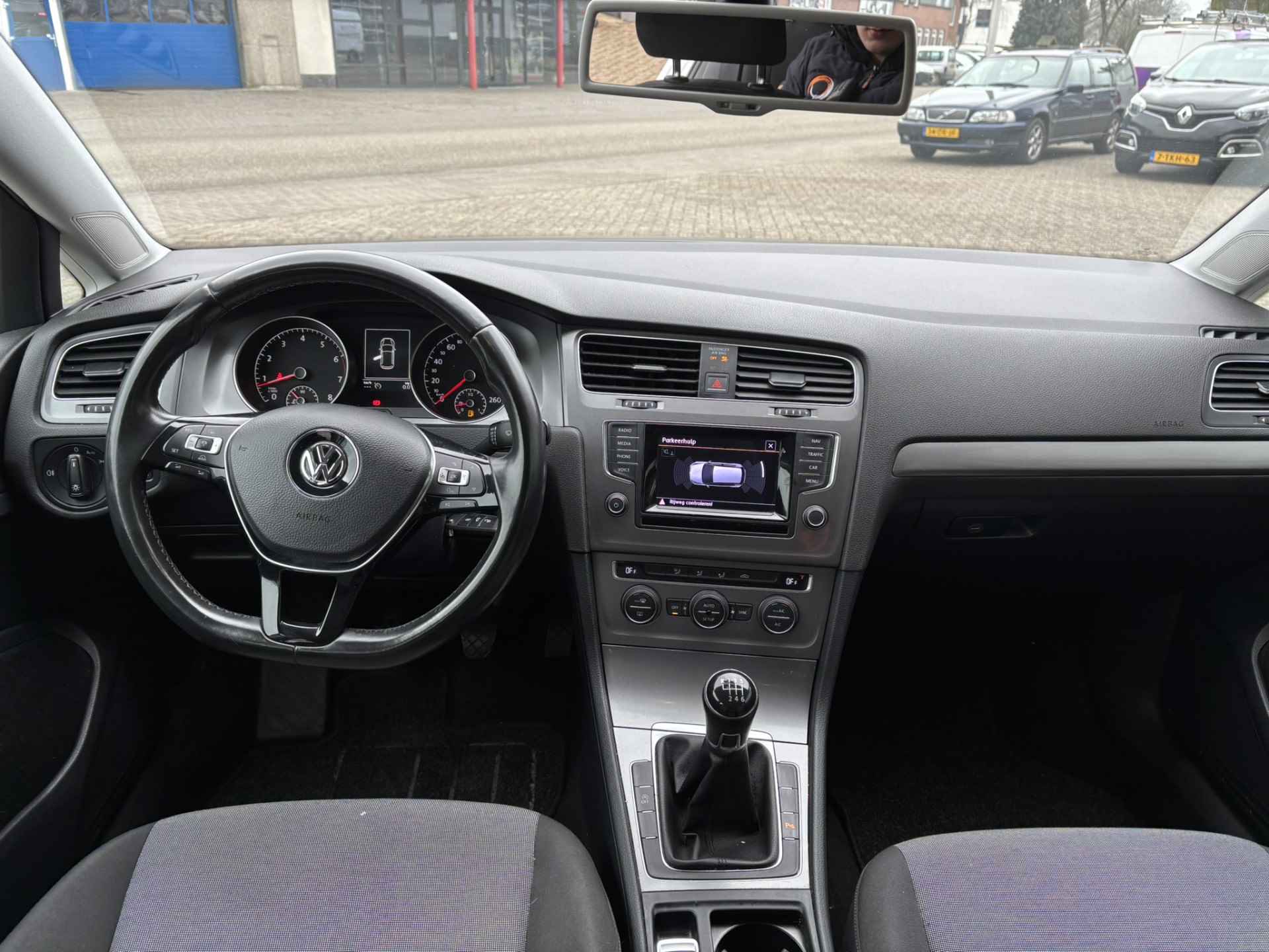 Volkswagen Golf 1.2 TSI Highline / Navi / Cruise Control Adaptief / Parkeersensoren Voor + Achter / - 3/34