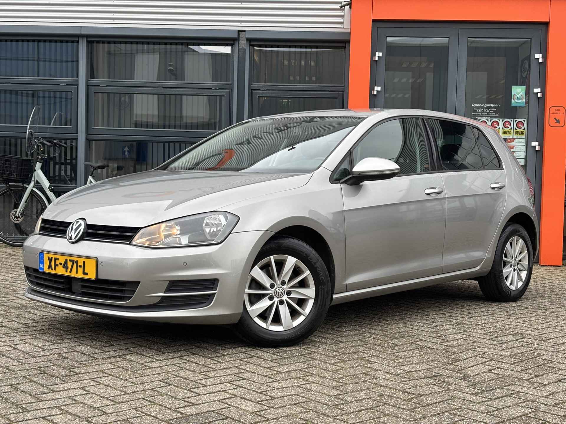 Volkswagen Golf 1.2 TSI Highline / Navi / Cruise Control Adaptief / Parkeersensoren Voor + Achter / - 10/34