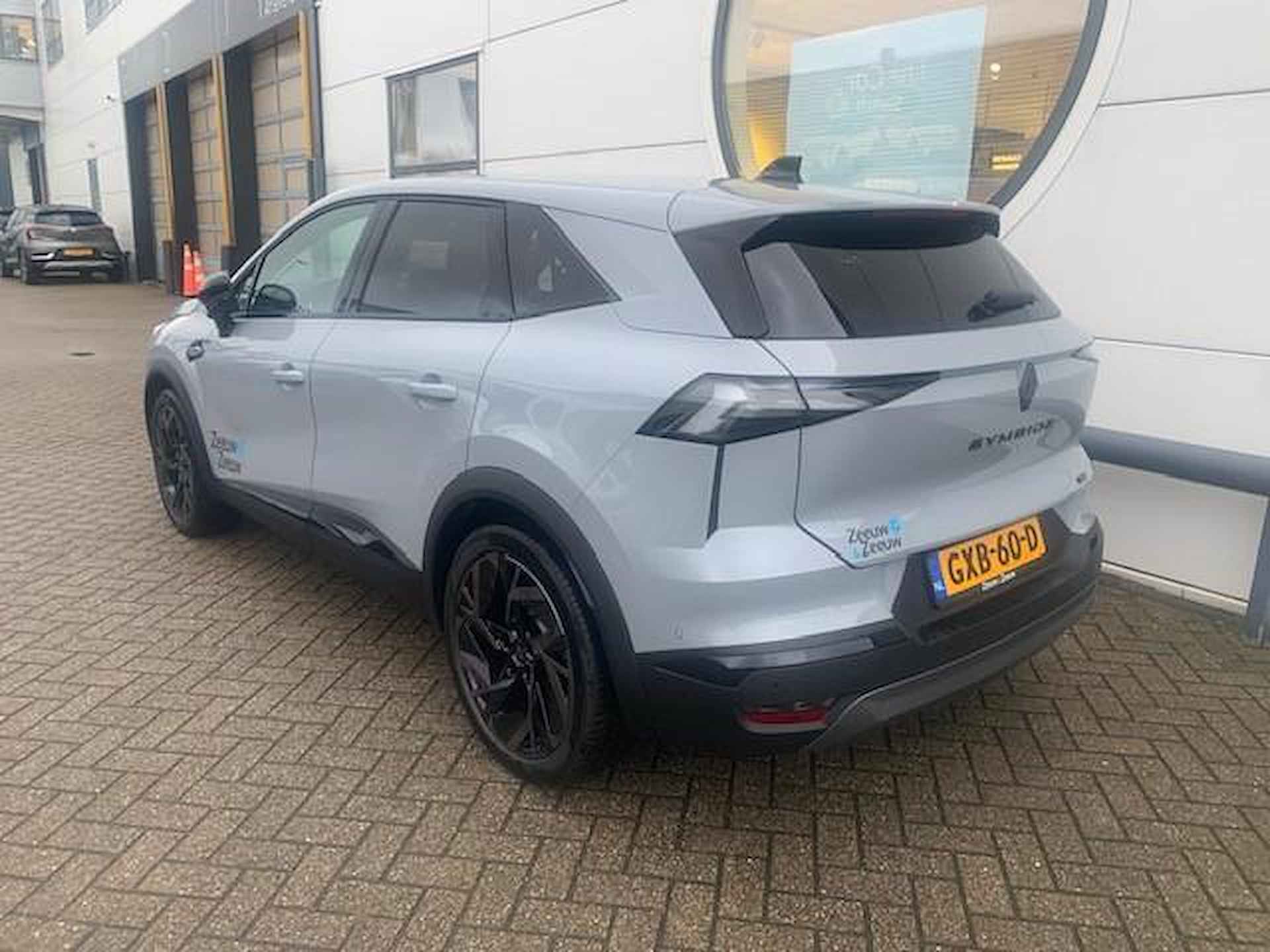 Renault Symbioz 1.6 E-Tech hybrid 145 esprit Alpine elektr. verwarmbare voorruit //  elektr. verwarmbare stoelen voor en stuur // Gris Rafale // beschikbaar vanaf eind Maart - 9/16