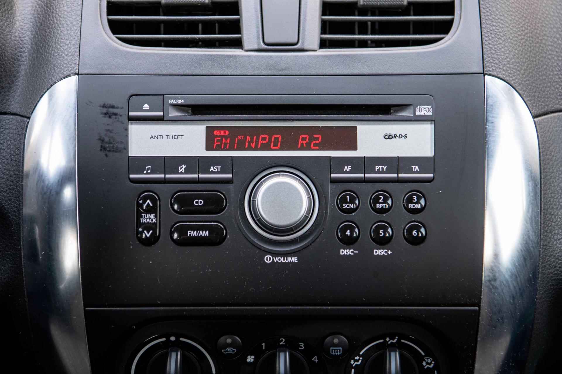 Fiat Sedici 1.6-16V 120pk Dynamic | Airco | Trekhaak | LM Velgen | Hoge Zit | Radio/CD - Speler | - 18/32