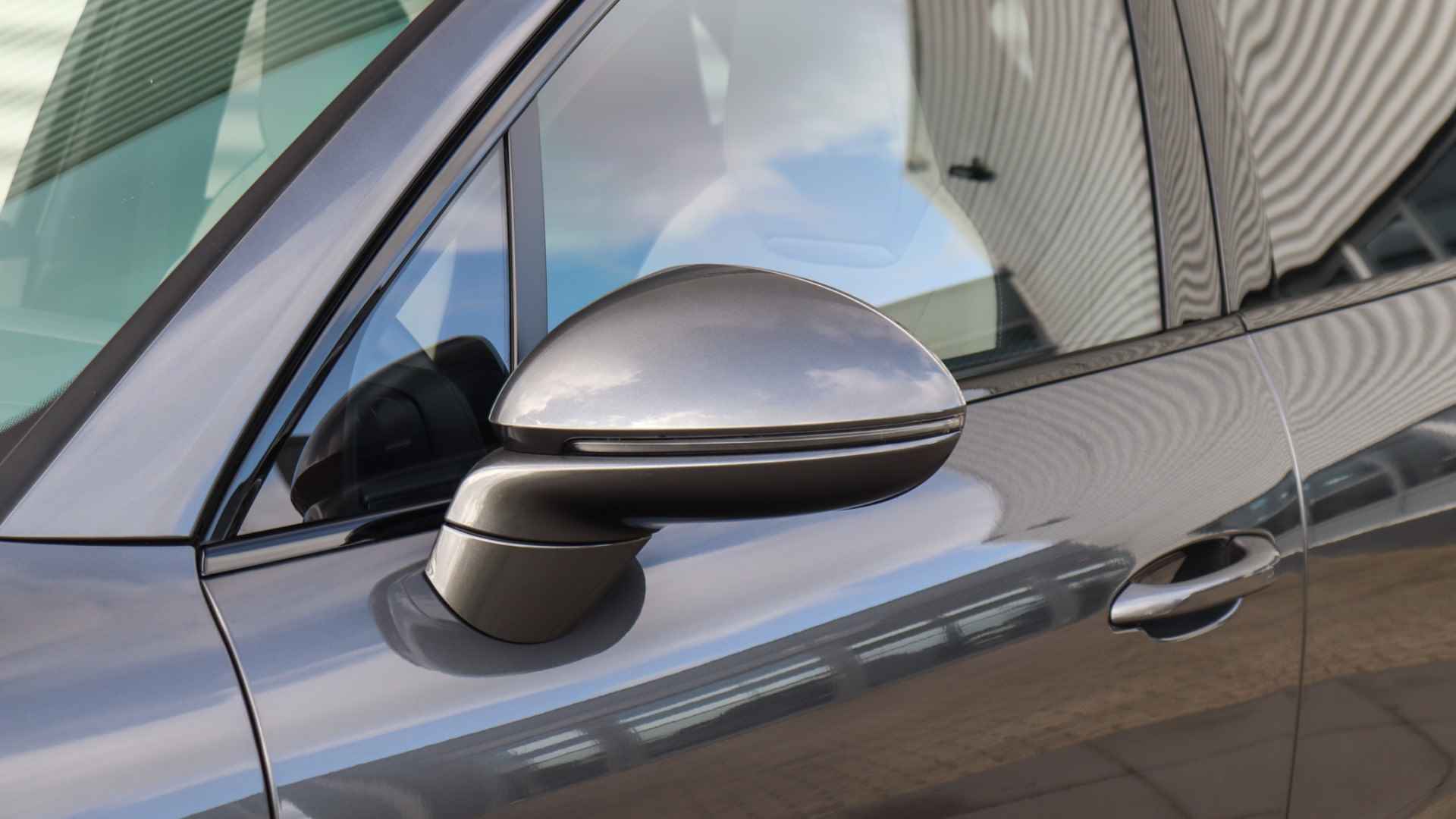 Porsche Cayenne 3.0 E-Hybrid Facelift | SportDesign | Panoramadak | Stoelventilatie | Head-up | Soft-Close | Trekhaak | Achterasbesturing - 17/38
