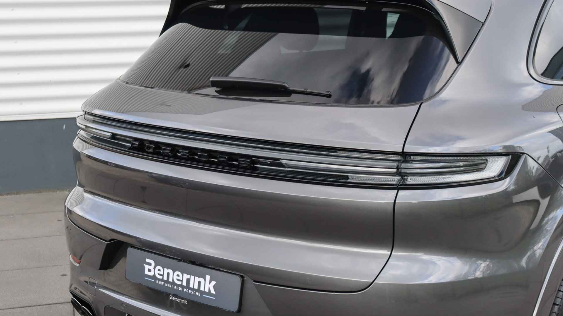 Porsche Cayenne 3.0 E-Hybrid Facelift | SportDesign | Panoramadak | Stoelventilatie | Head-up | Soft-Close | Trekhaak | Achterasbesturing - 19/38