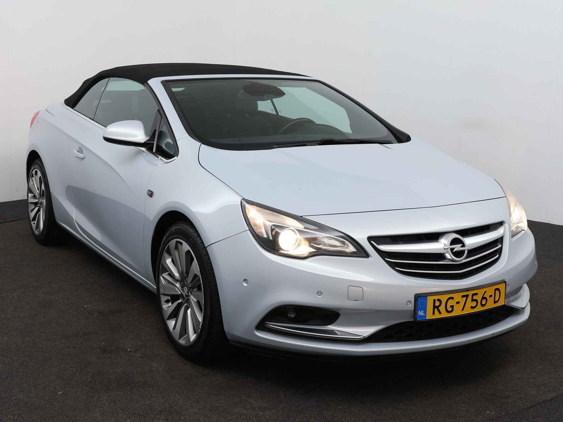 Opel Cascada 2.0 CDTI ecoFLEX Cosmo Limited | Navigatie | Camera | Parkeersensoren | LM velgen | Cabrio | - 28/40