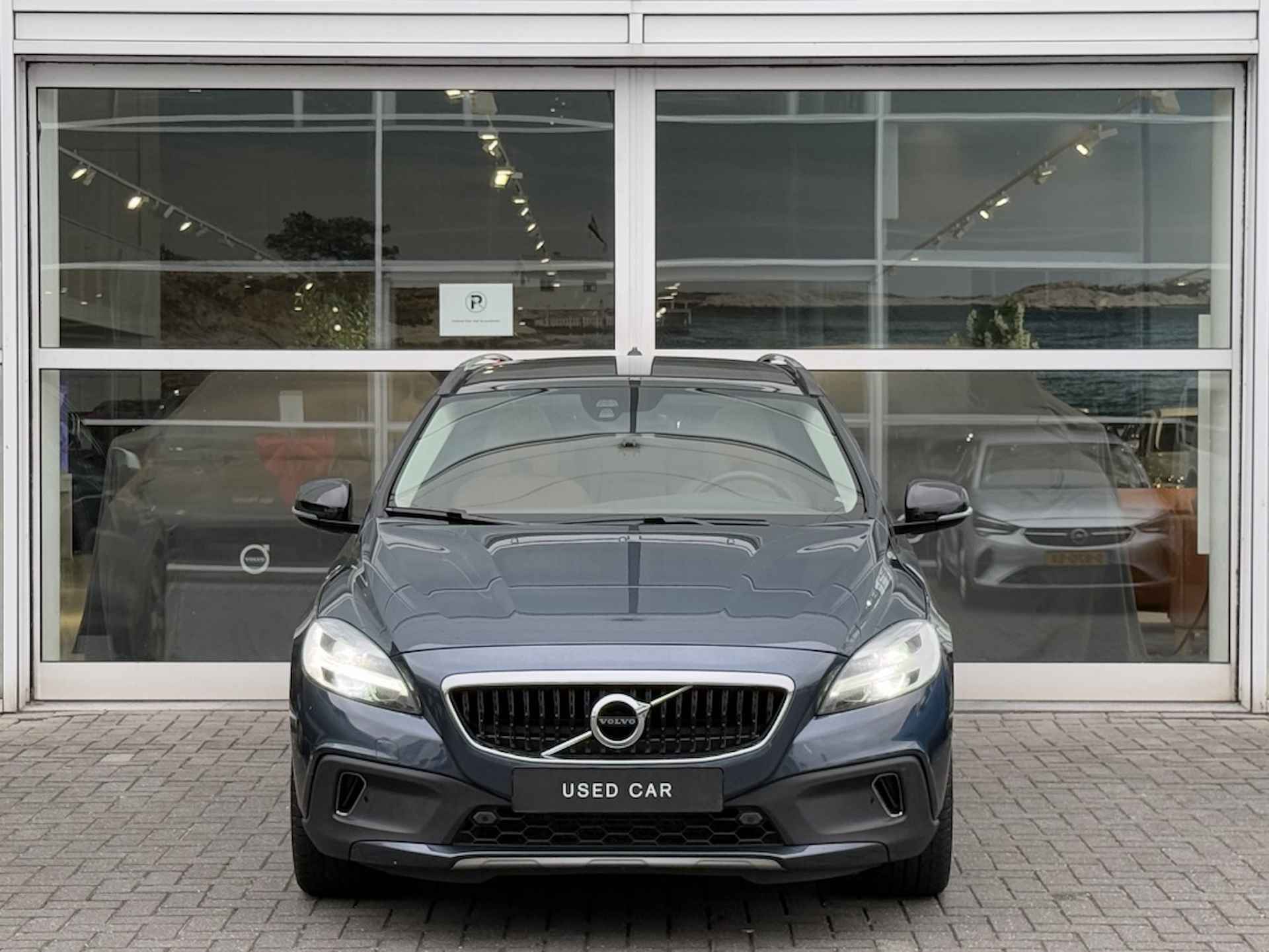 Volvo V40 Cross Country T3 153PK AUT Polar+ Luxury| Panodak| Leder| Camera| DAB+| Keyles - 2/46