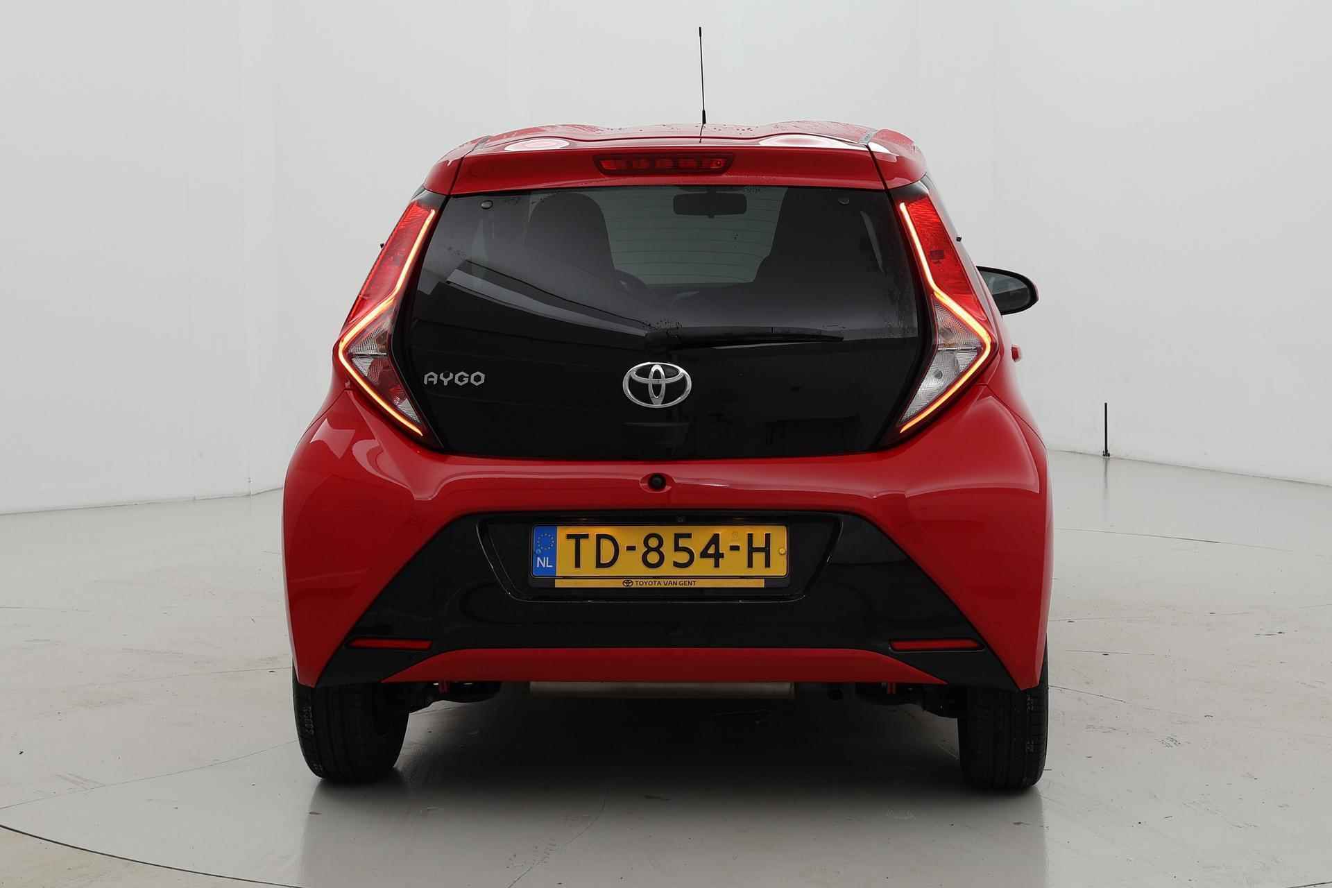 Toyota Aygo 1.0 VVT-i x-first | Apple Carplay / Android Auto - 9/35