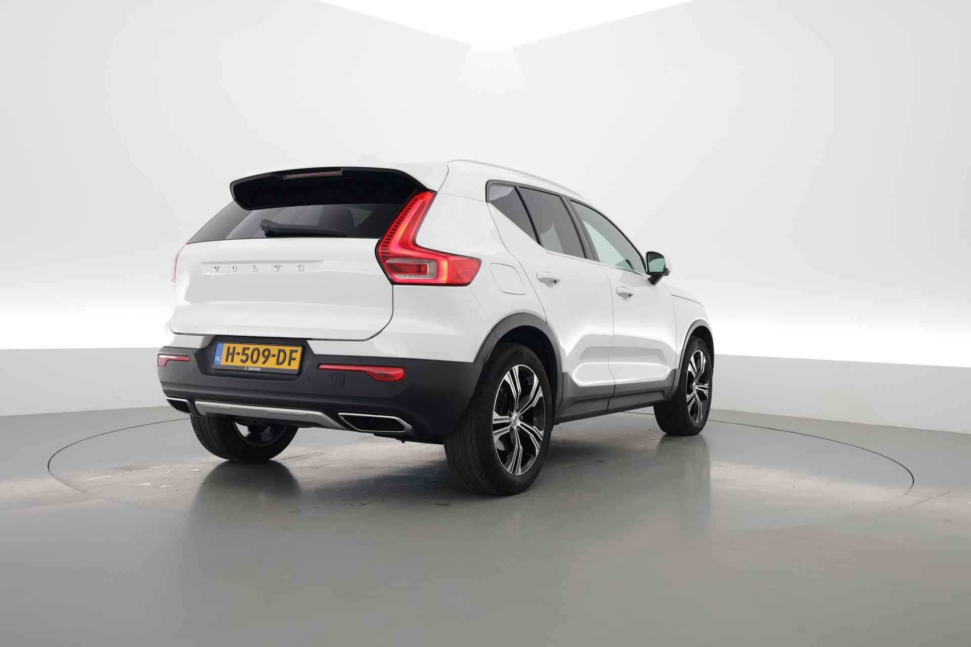 Volvo XC40 2.0 T4 Inscription | Pano | Elek. Trekhaak | 360cam | Bliss | Pilot Assist | Leder - 2/27