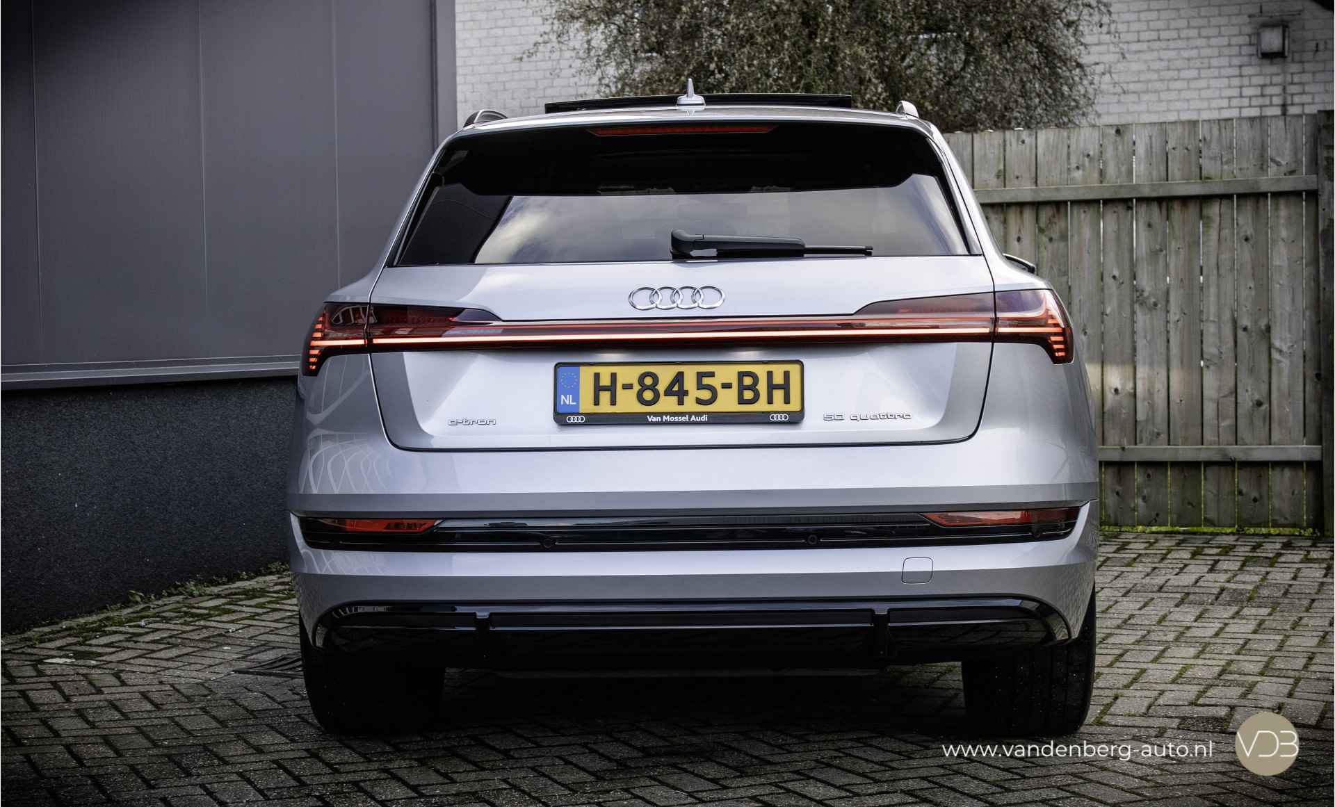 Audi e-tron 50 Quattro 3x S-Line Black edition PANO Origineel NL - 4/15