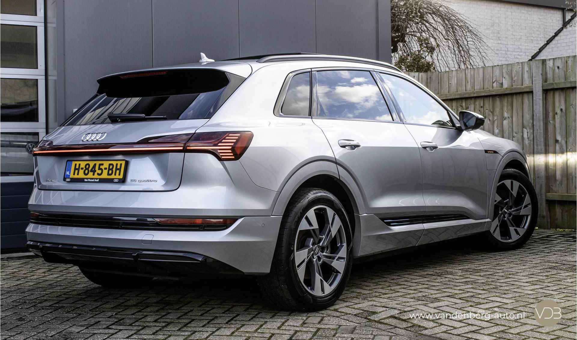 Audi e-tron 50 Quattro 3x S-Line Black edition PANO Origineel NL - 5/15