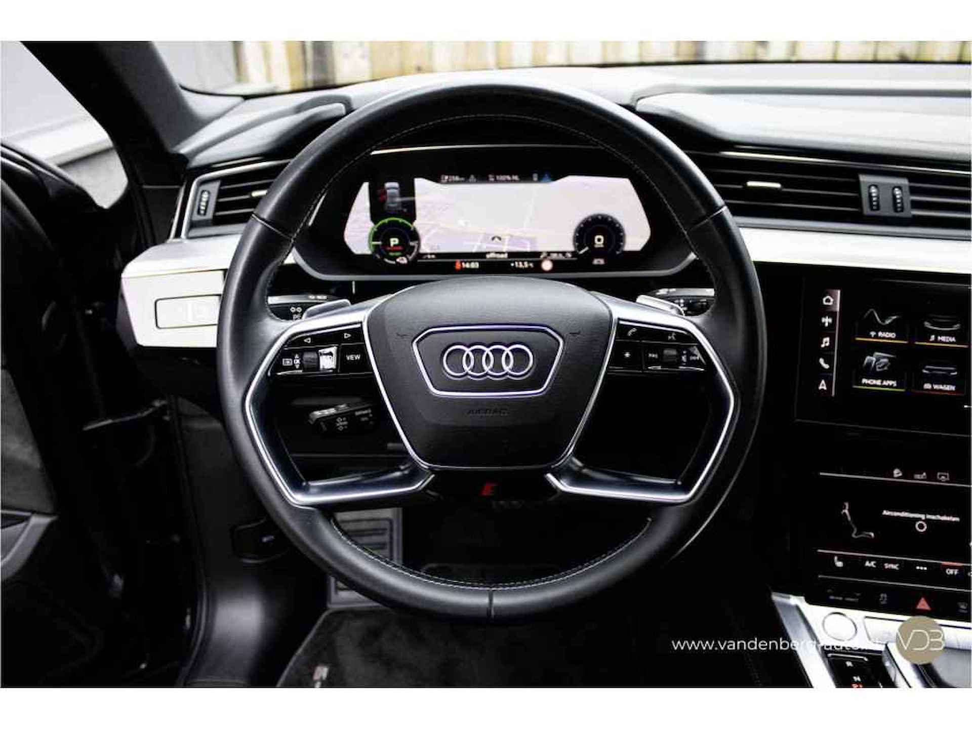 Audi e-tron 50 Quattro 3x S-Line Black edition PANO Origineel NL - 6/15