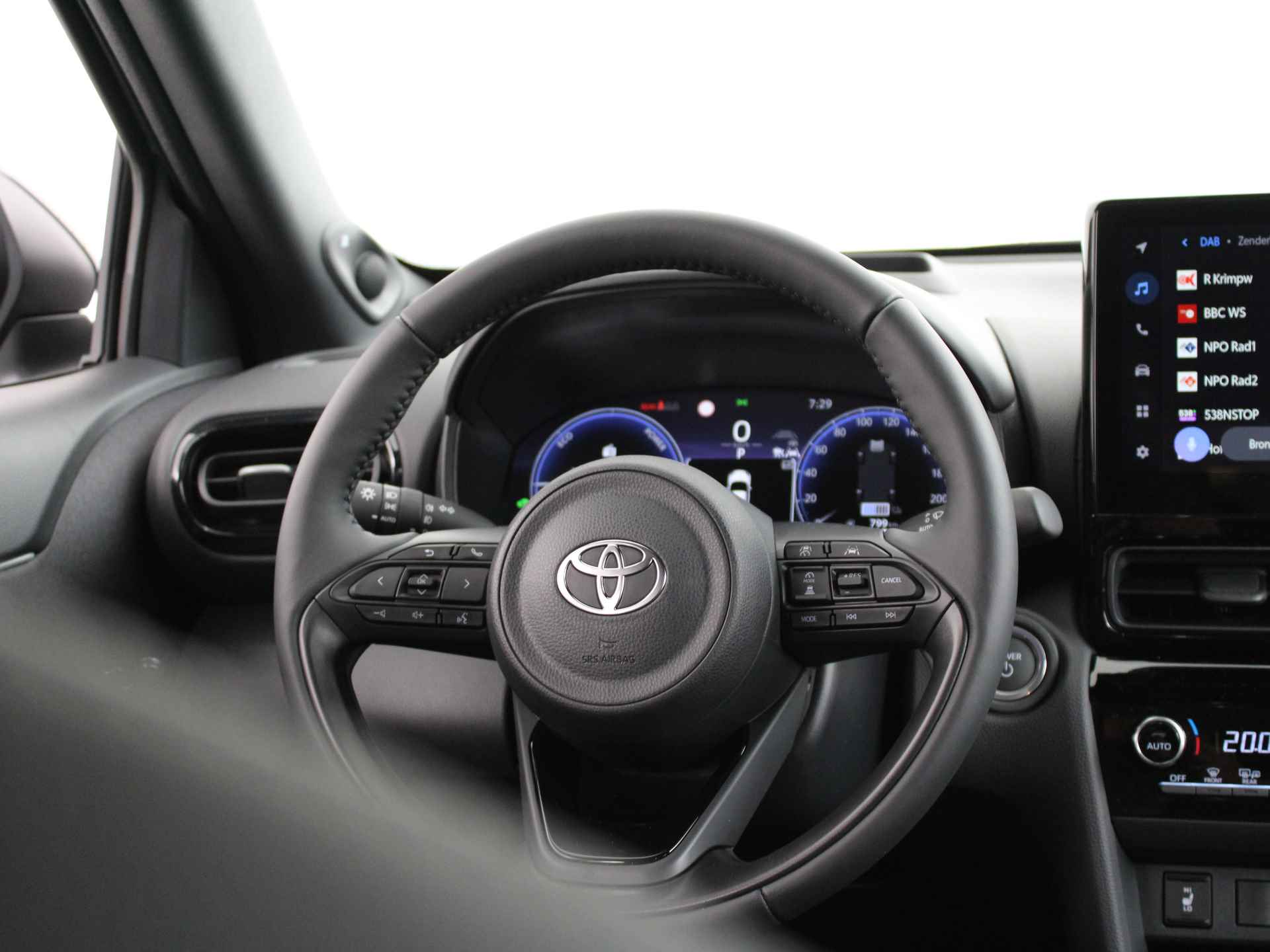 Toyota Yaris Cross Hybrid 130 Launch Edition - 43/45
