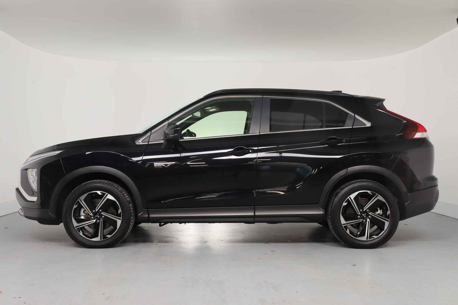 Mitsubishi Eclipse Cross 2.4 PHEV First Edition | Adaptive Cruise | Elektr Stoel | 360 Camera | HUD | Stoel-/stuurverwarming | Navigatie | Climate Contro - 39/40