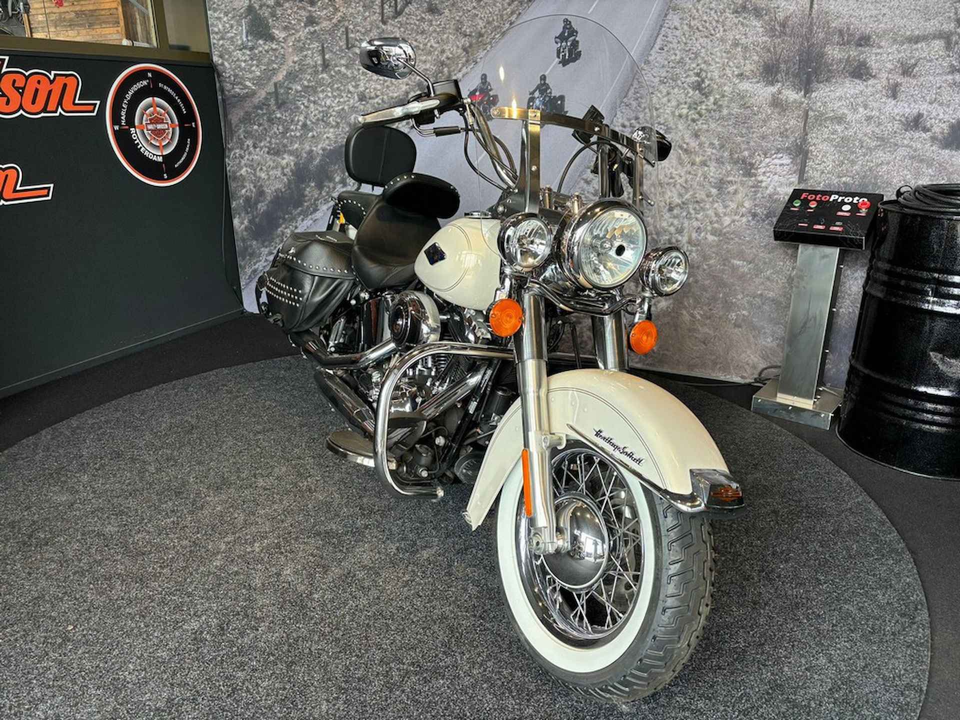 Harley-Davidson FLHC HERITAGE CLASSIC - 5/8