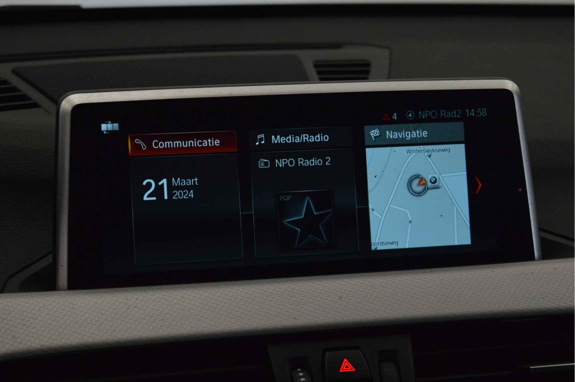 BMW X1 xDrive20i High Executive M Sport Automaat / Panoramadak / Trekhaak / LED / Head-Up / Adaptief onderstel / LED / Sportstoelen / Navigatie Plus / Achteruitrijcamera - 20/25