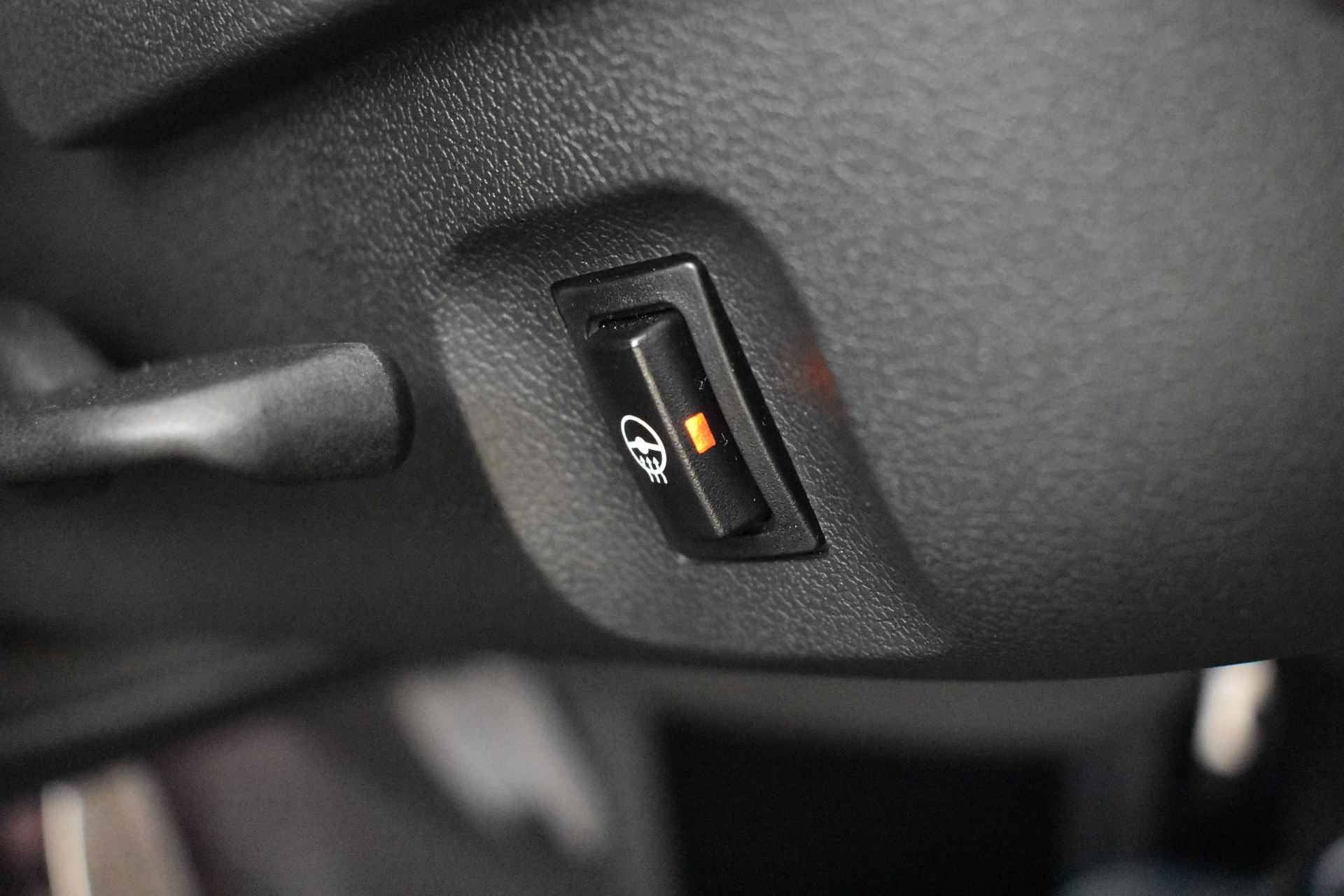 MINI Hatchback Cooper JCW Automaat / Sportstoelen / Stoelverwarming / Achteruitrijcamera / LED / Adaptief onderstel / Head-Up / Cruise Control / Verwarmd stuurwiel - 9/48