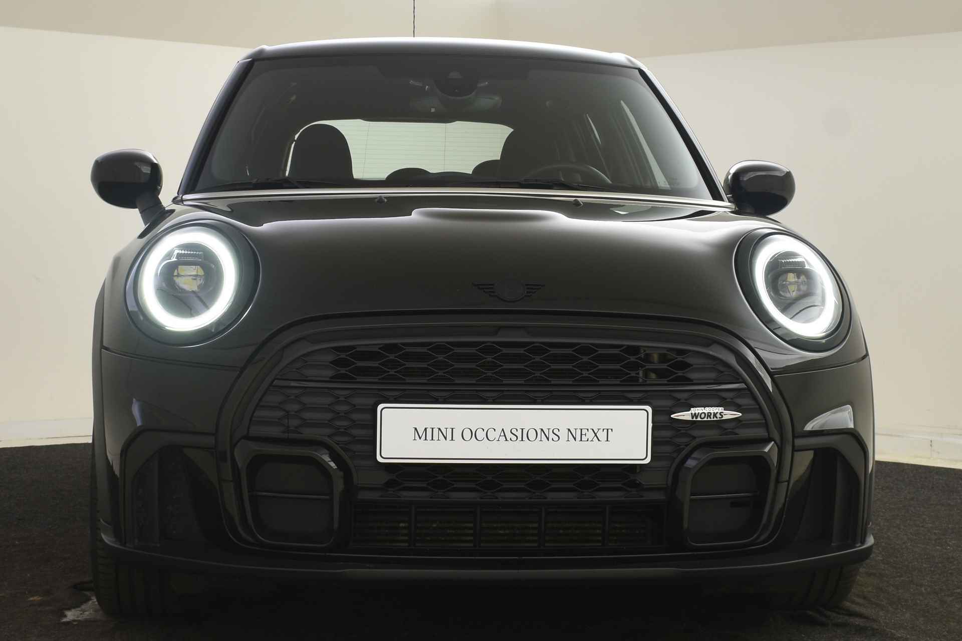 MINI Hatchback Cooper JCW Automaat / Sportstoelen / Stoelverwarming / Achteruitrijcamera / LED / Adaptief onderstel / Head-Up / Cruise Control / Verwarmd stuurwiel - 22/48