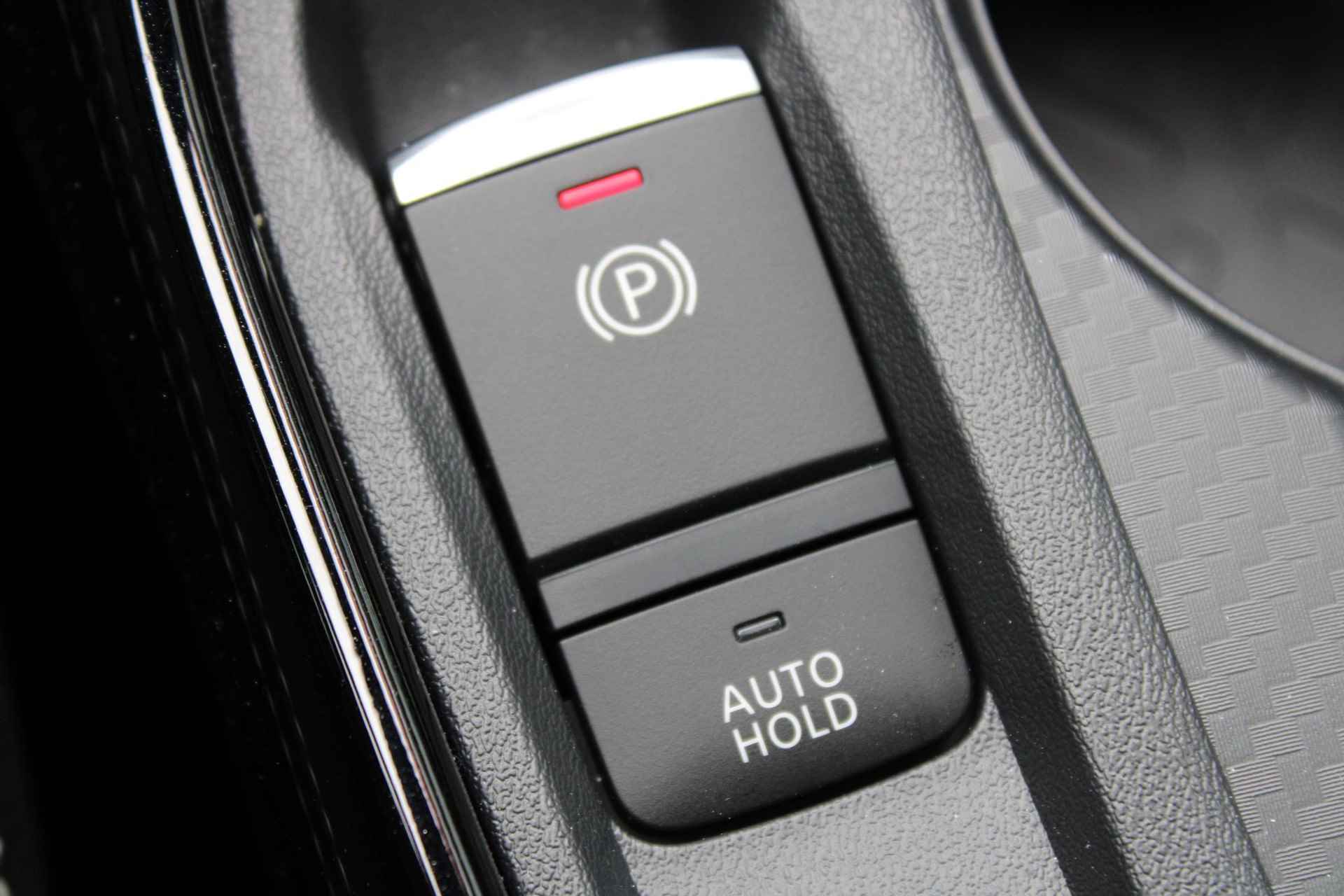 Nissan Juke 1.6 Hybrid N-Design 143PK AUTOMAAT | Navigatie | Pro Pilot | Climate control | 360 camera | Parkeersensoren voor en achter | Dode hoek detectie | Bose speakers (hoofdsteunen) | Leer/alcantara interieur | Lichtmetalen velgen | - 48/56