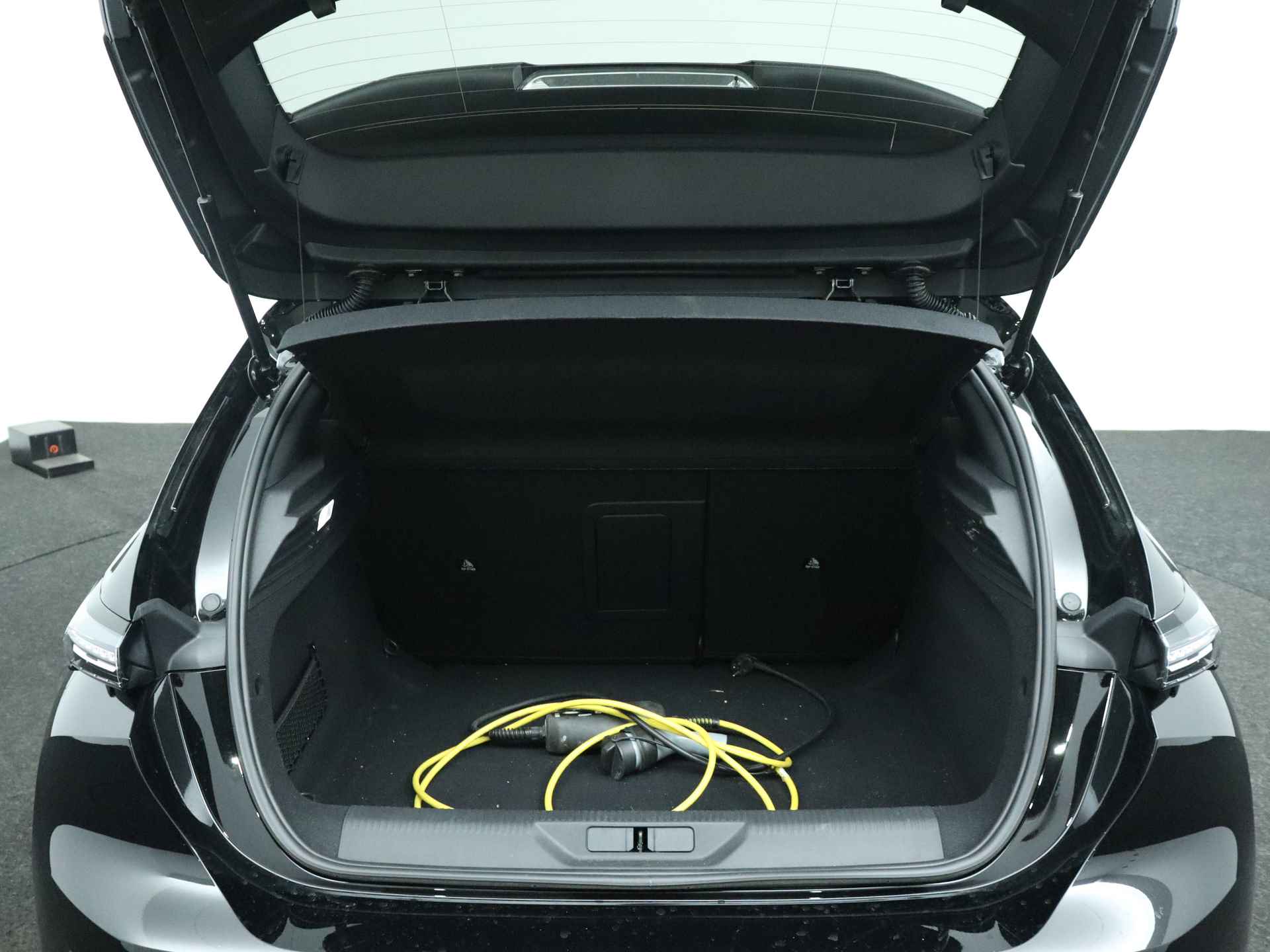 Peugeot 308 1.2 PureTech Allure Pack Business | Navigatie | I-Toggle | 17 Inch LM velgen | - 29/37