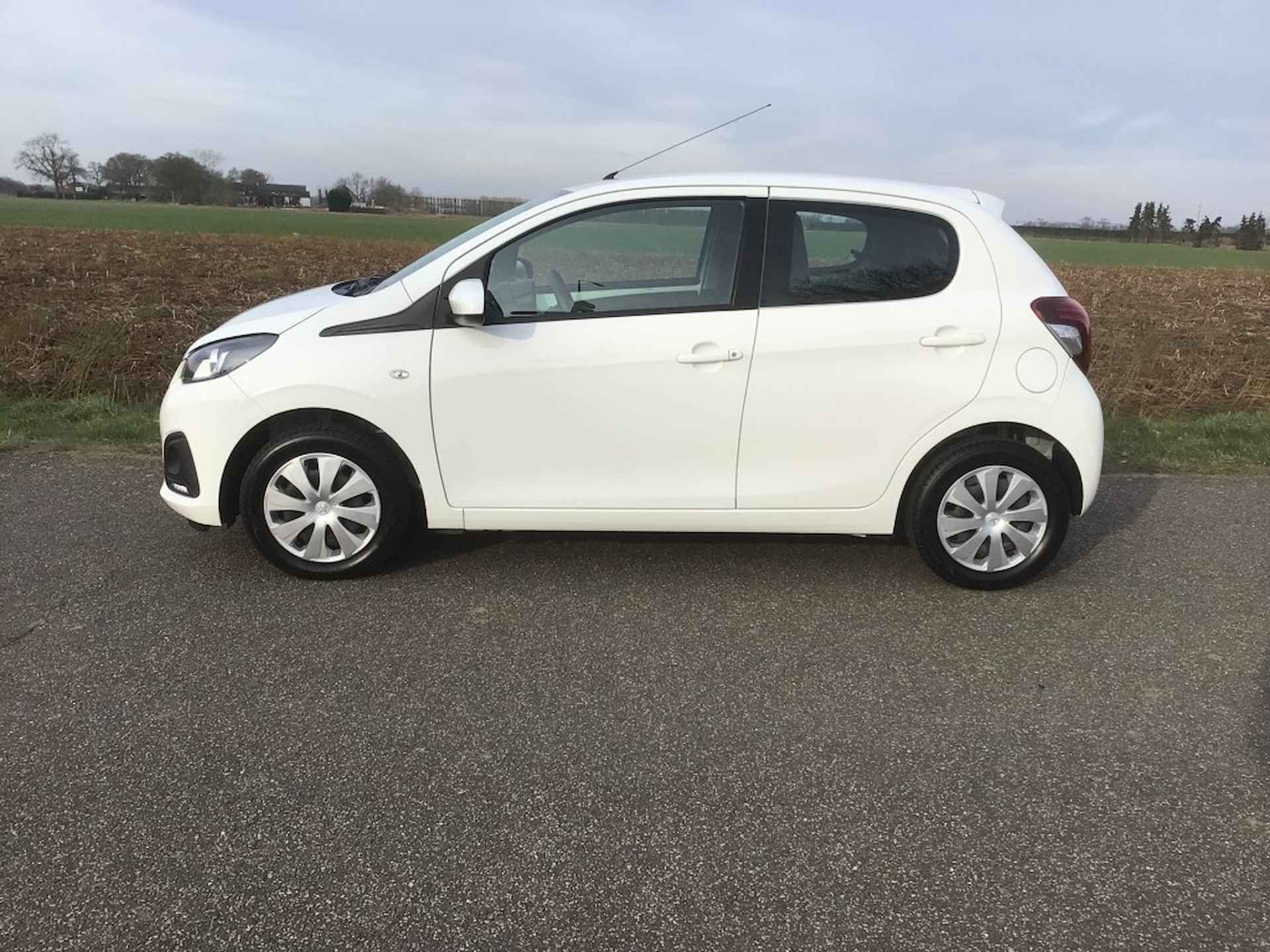 PEUGEOT 108 1.0 e Vti Active - 3/11