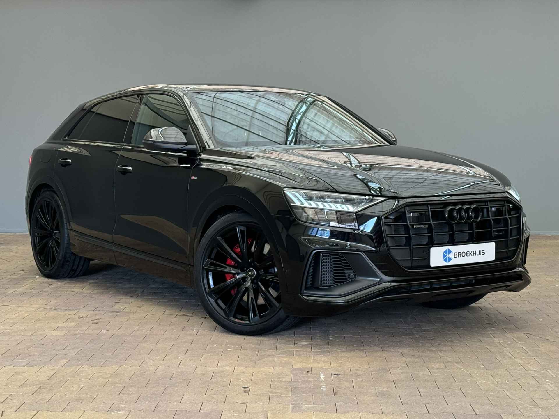 Audi Q8 60 TFSI E QUATTRO S LINE | 490PK | 23'' Lichtmetaal | Memory Seats | Luchtvering | Head-Up | B&O | Carbon | Trekhaak  (3500KG) wegklapbaar | Camera | Elek.Klep | Leder/Alcantara | Adaptieve Cruise Stuurverwarming | 3.119KM! | 2023! | - 28/69