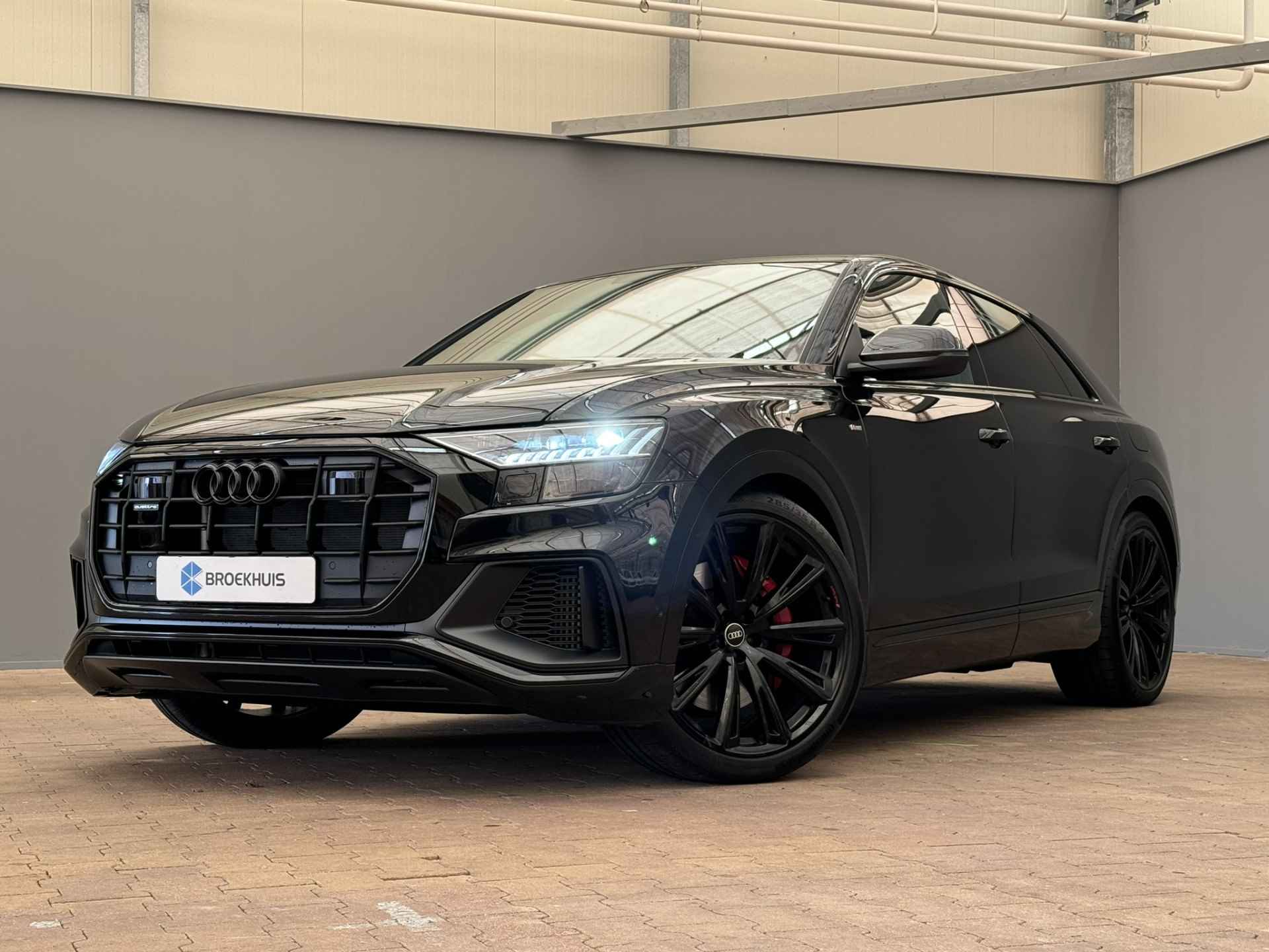 Audi Q8 60 TFSI E QUATTRO S LINE | 490PK | 23'' Lichtmetaal | Memory Seats | Luchtvering | Head-Up | B&O | Carbon | Trekhaak  (3500KG) wegklapbaar | Camera | Elek.Klep | Leder/Alcantara | Adaptieve Cruise Stuurverwarming | 3.119KM! | 2023! | - 32/69