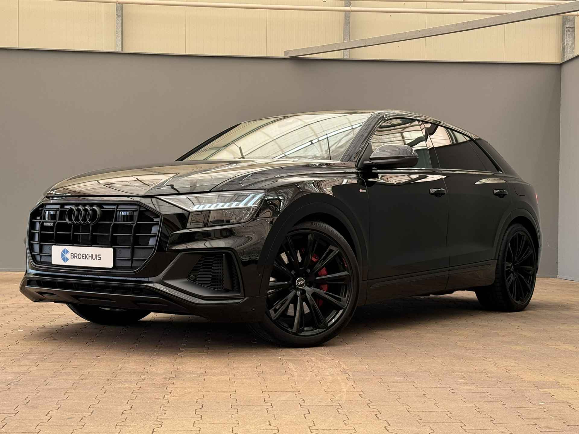 Audi Q8 60 TFSI E QUATTRO S LINE | 490PK | 23'' Lichtmetaal | Memory Seats | Luchtvering | Head-Up | B&O | Carbon | Trekhaak  (3500KG) wegklapbaar | Camera | Elek.Klep | Leder/Alcantara | Adaptieve Cruise Stuurverwarming | 3.119KM! | 2023! | - 35/69