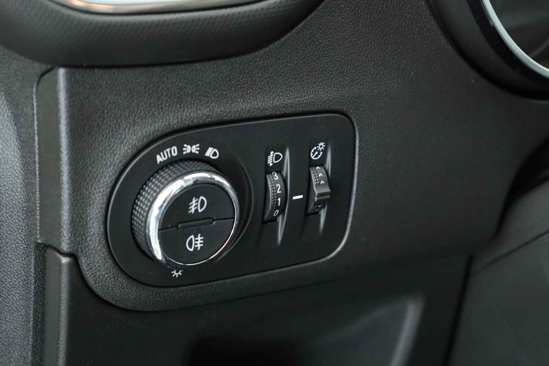 Opel Crossland X 1.2 Turbo Innovation | Navi | LED | Clima | DAB | Apple CarPlay - 8/30