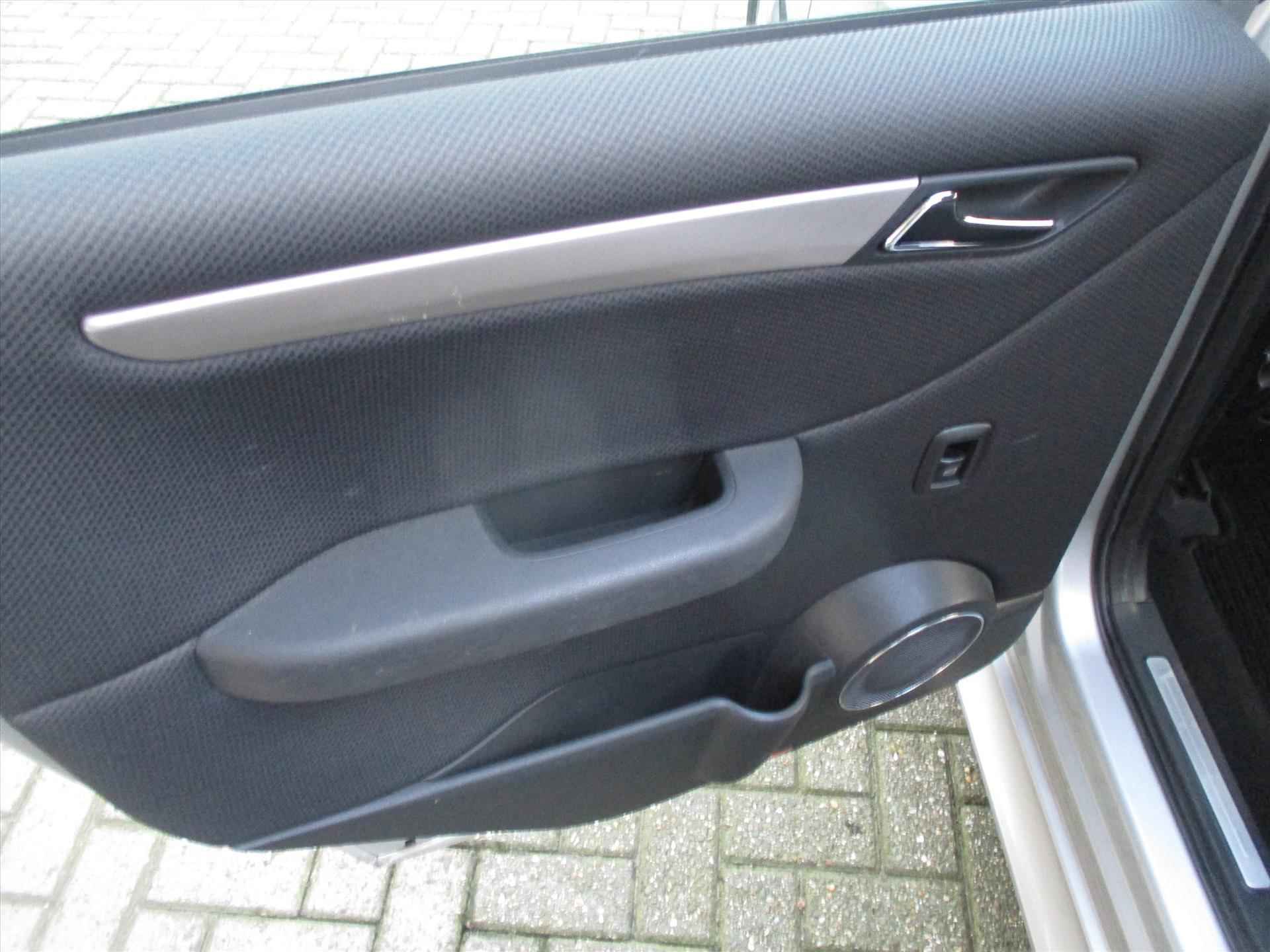 MERCEDES B-Klasse B 200 AUTOMAAT / HOGE INSTAP - 11/14