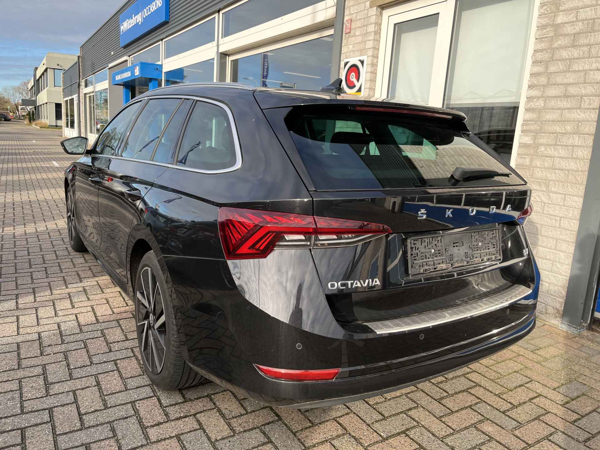 Škoda Octavia Combi 1.4 TSI iV PHEV Style / AUTOMAAT/ KEYLESS/ DIGITAL DASH/ STUURVERWARMING/ STOELVERWARMING V&A/ ADAPT. CRUISE/ ALCANTARA/ NAVI/ DAB/ SMARTLINK/ PARK. SENSOREN/ MEMORY SEAT - 6/36