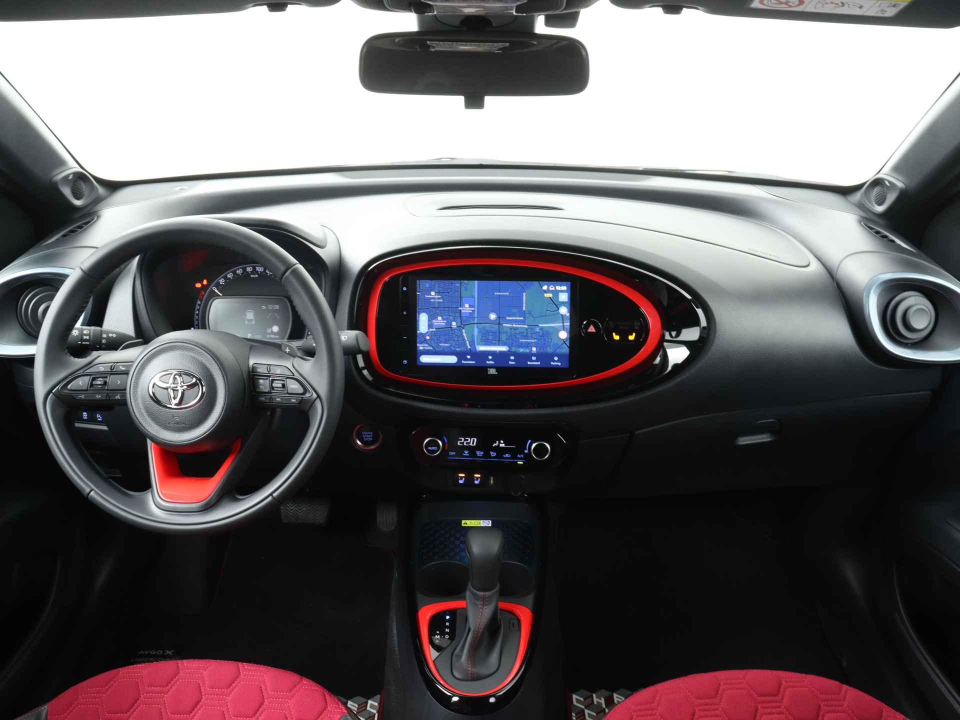 Toyota Aygo X 1.0 VVT-i Premium Limited | LM velgen 17 inch | Navigatie | JBL | Stoelverwarming | - 6/46
