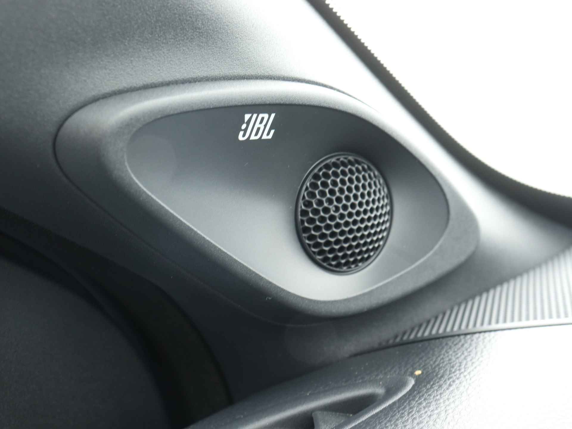 Toyota Aygo X 1.0 VVT-i Premium Limited | LM velgen 17 inch | Navigatie | JBL | Stoelverwarming | - 35/46