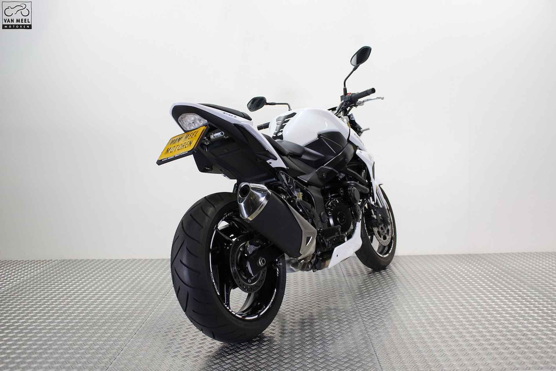 Suzuki GSR750A - 6/14