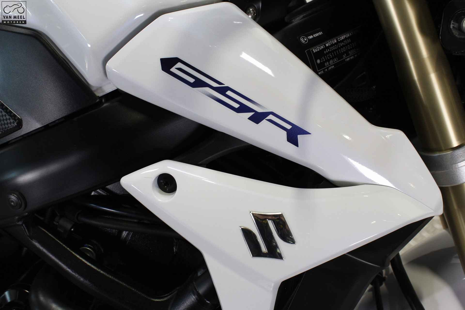 Suzuki GSR750A - 9/14