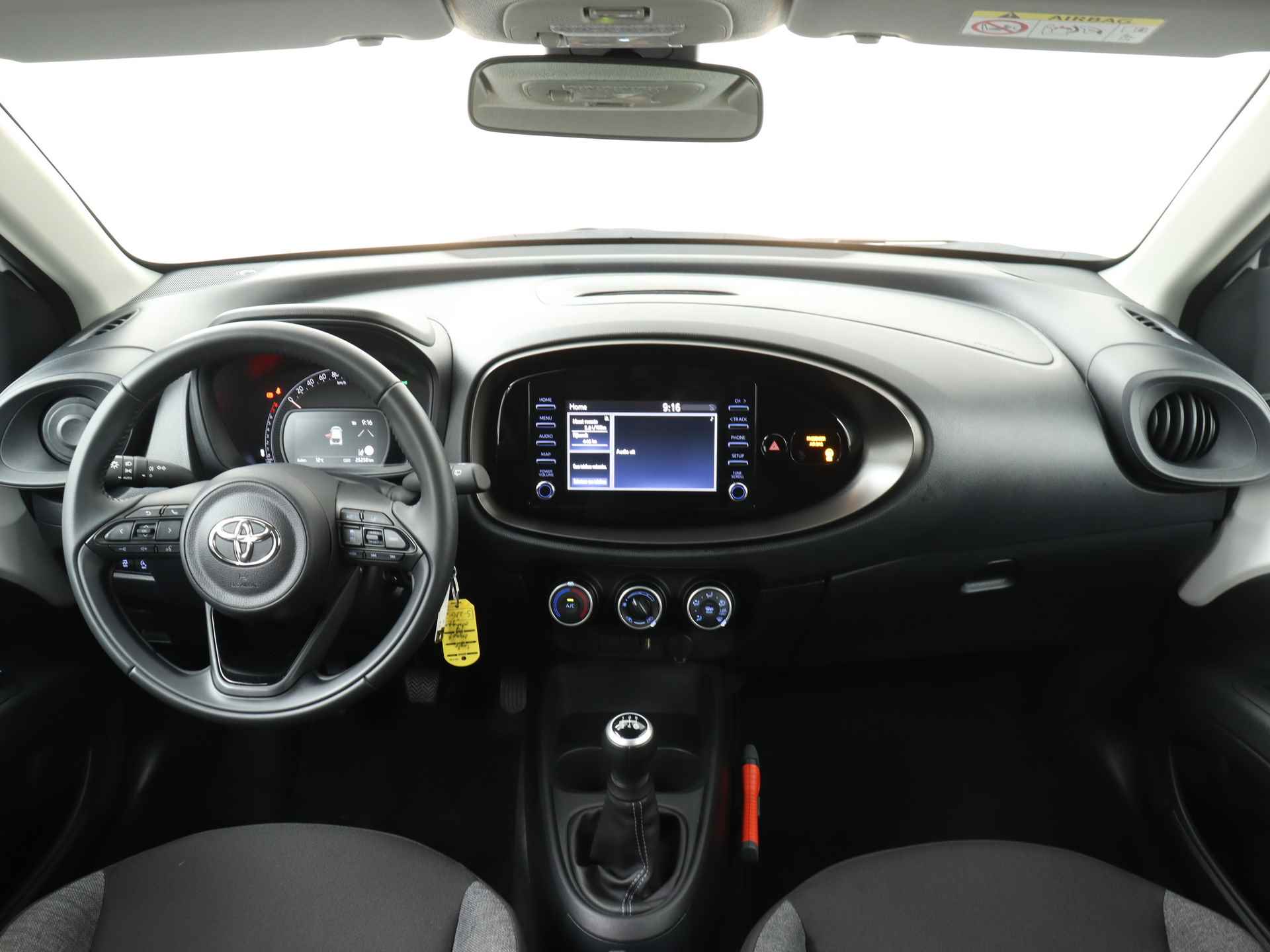 Toyota Aygo X 1.0 VVT-i MT play - 6/41