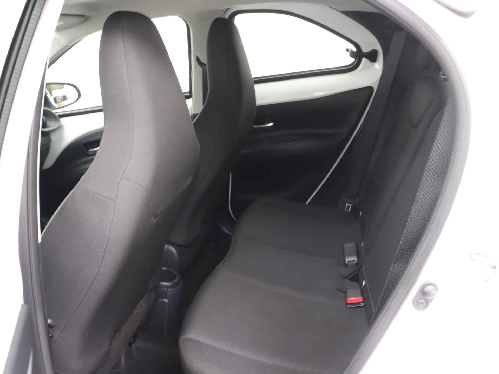 Toyota Aygo X 1.0 VVT-i MT play - 21/41