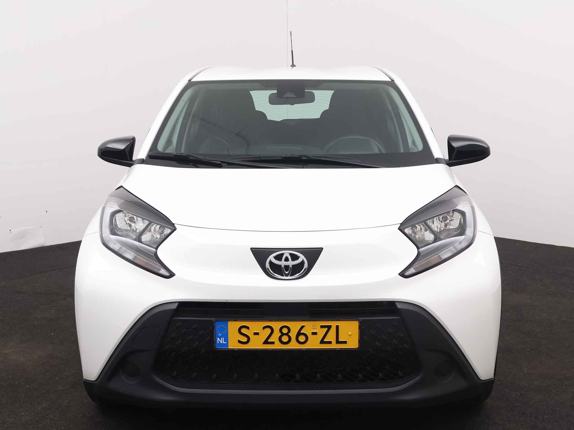 Toyota Aygo X 1.0 VVT-i MT play - 28/41