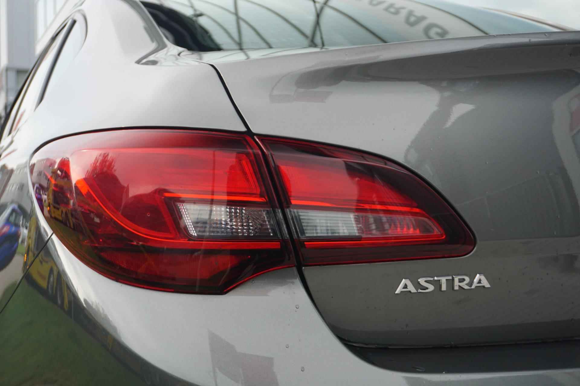 Opel Astra 1.4 Turbo Enjoy Automaat - 31/35