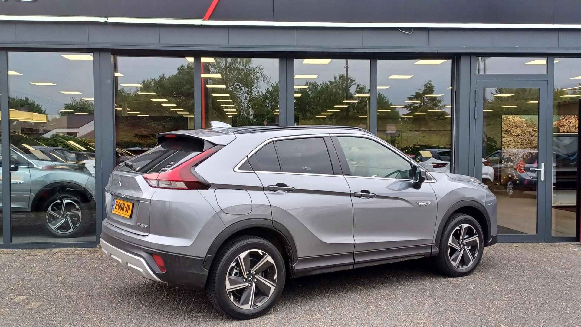 Mitsubishi Eclipse Cross 2.4 PHEV Intense+ - 7/26